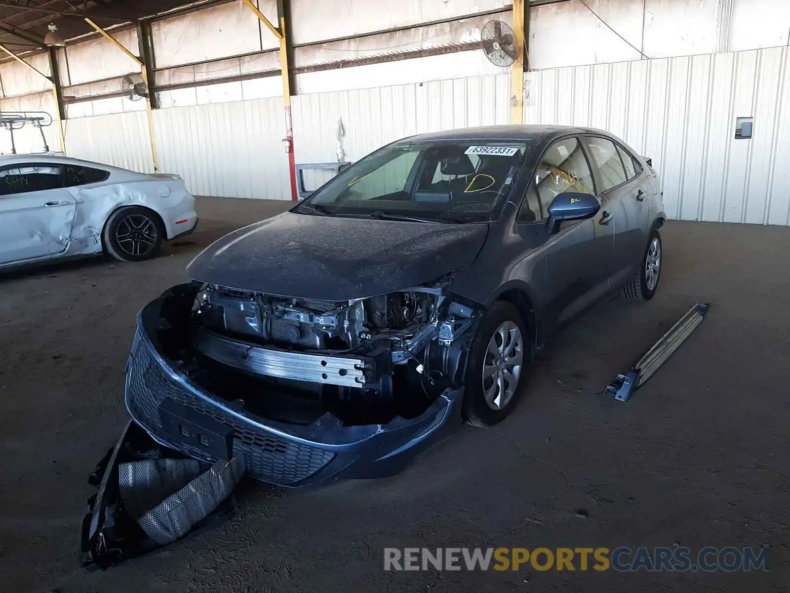 2 Photograph of a damaged car JTDEPRAE8LJ032998 TOYOTA COROLLA 2020