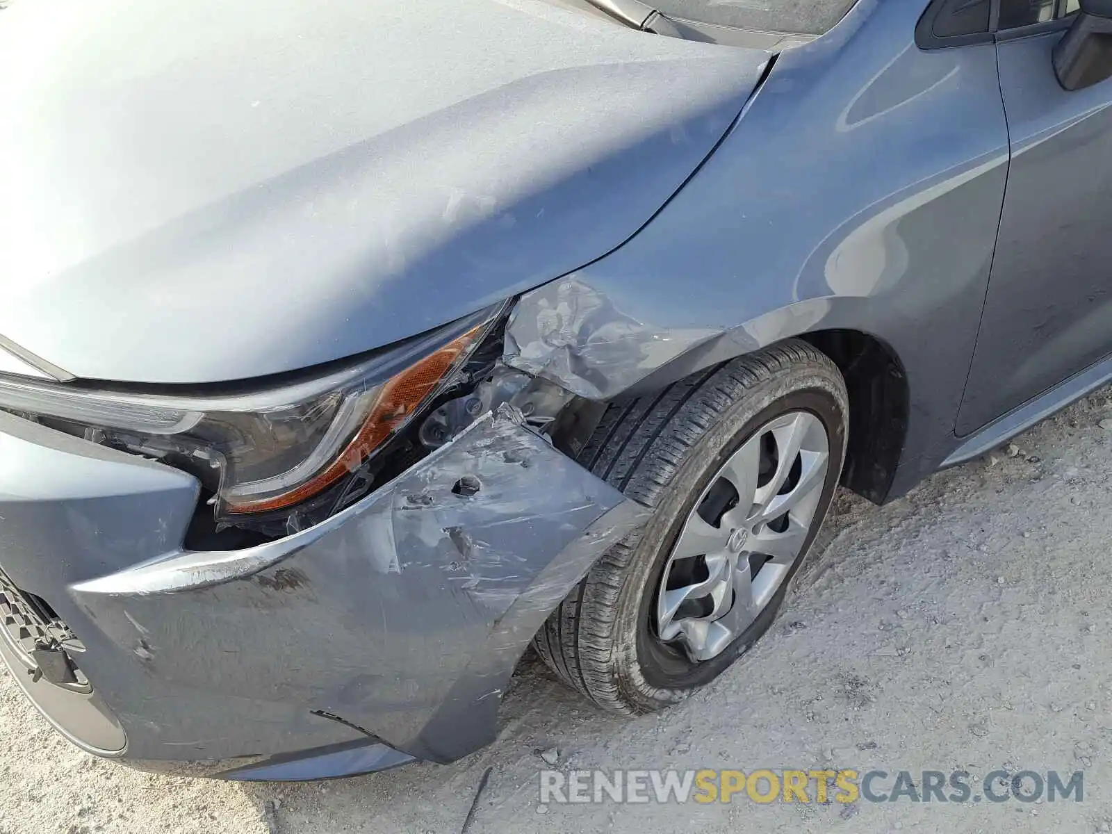 9 Photograph of a damaged car JTDEPRAE8LJ034346 TOYOTA COROLLA 2020