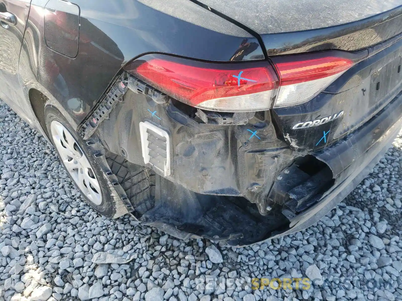 9 Photograph of a damaged car JTDEPRAE8LJ034525 TOYOTA COROLLA 2020
