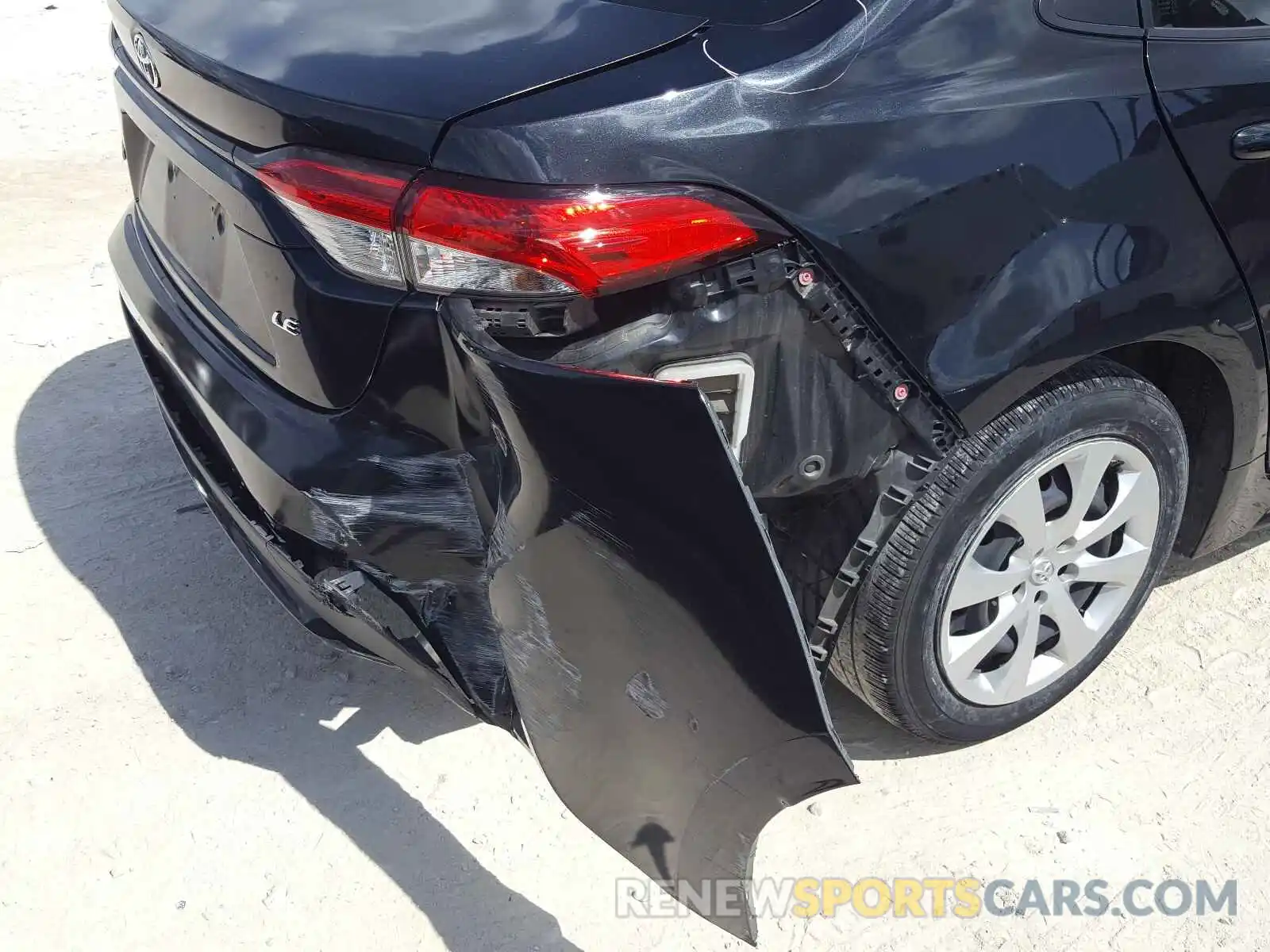 9 Photograph of a damaged car JTDEPRAE8LJ035447 TOYOTA COROLLA 2020