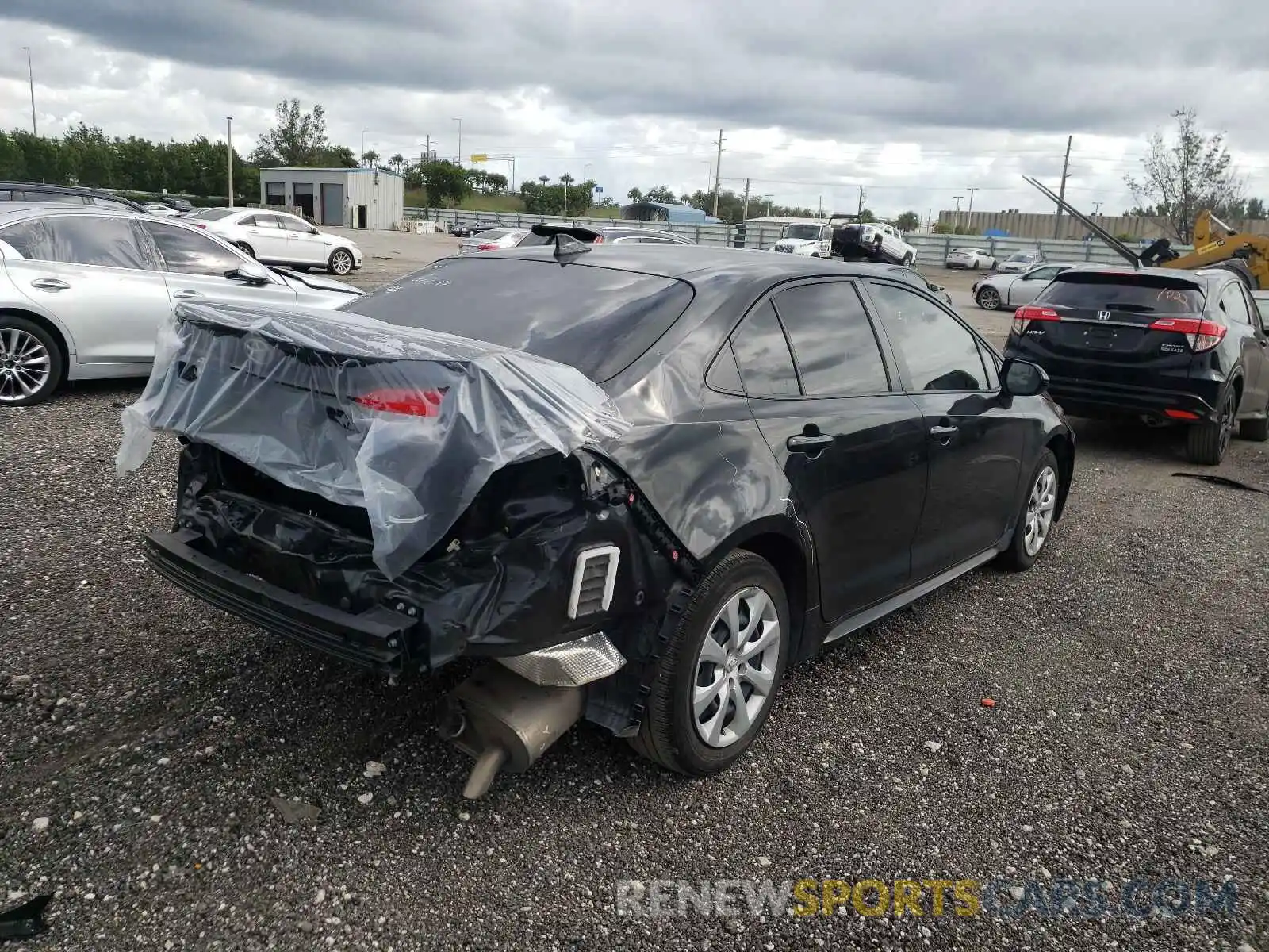 4 Photograph of a damaged car JTDEPRAE8LJ037683 TOYOTA COROLLA 2020