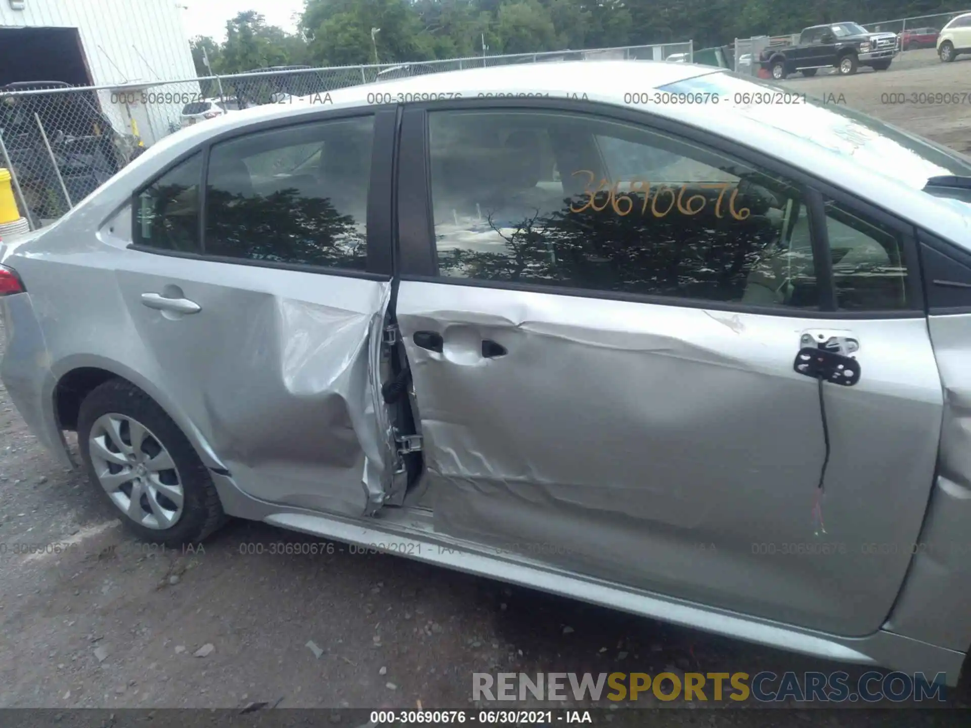 6 Photograph of a damaged car JTDEPRAE8LJ038560 TOYOTA COROLLA 2020