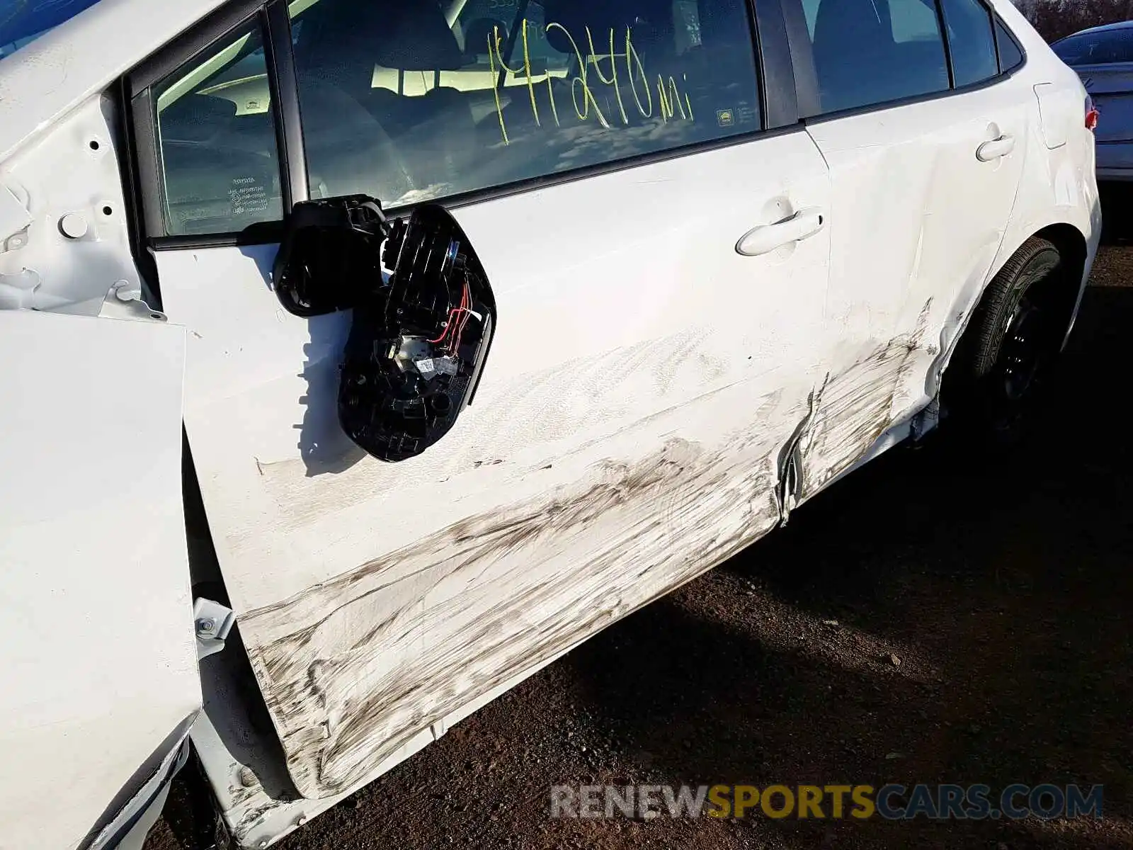 9 Photograph of a damaged car JTDEPRAE8LJ039711 TOYOTA COROLLA 2020