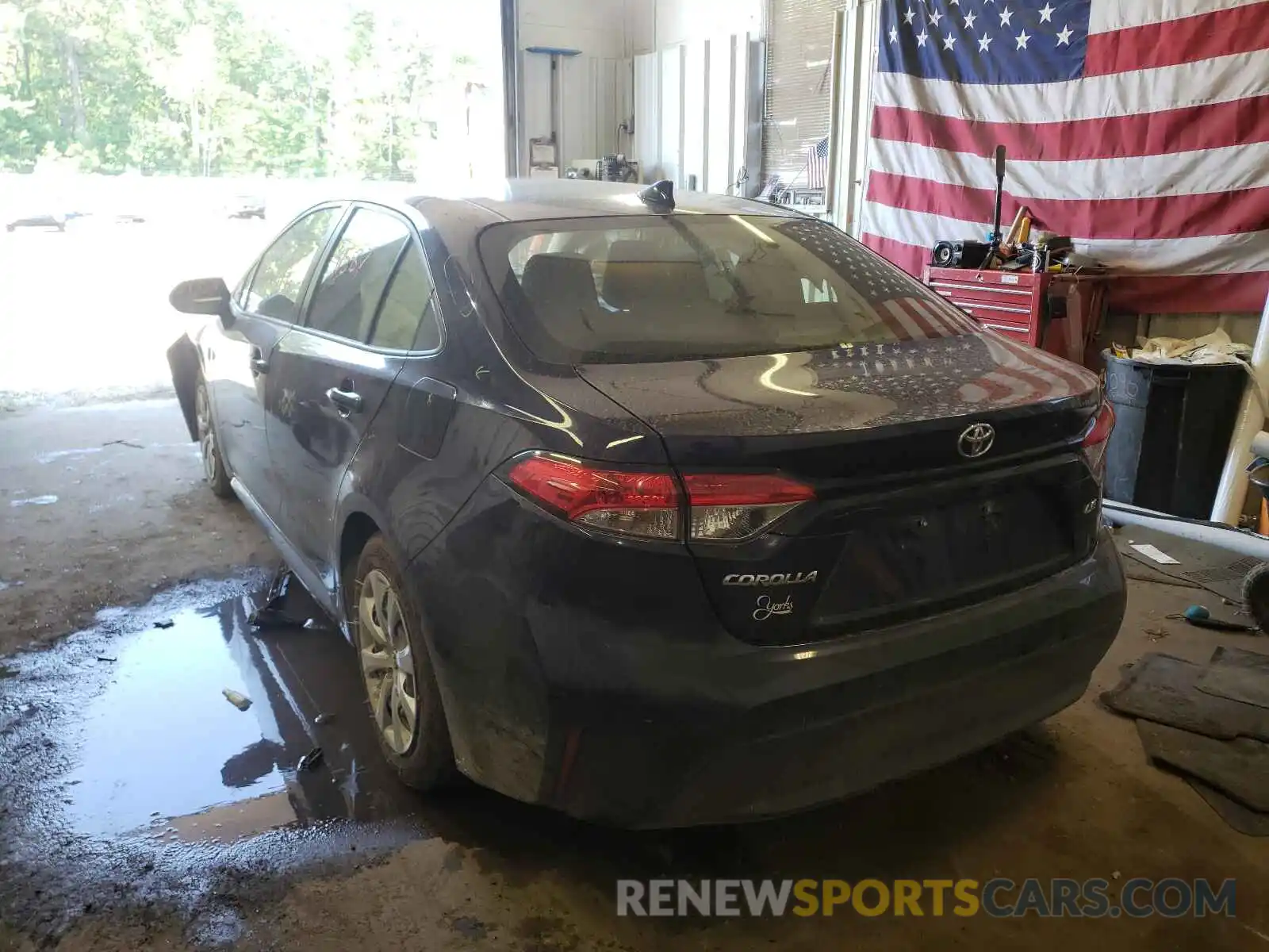 3 Photograph of a damaged car JTDEPRAE8LJ040339 TOYOTA COROLLA 2020