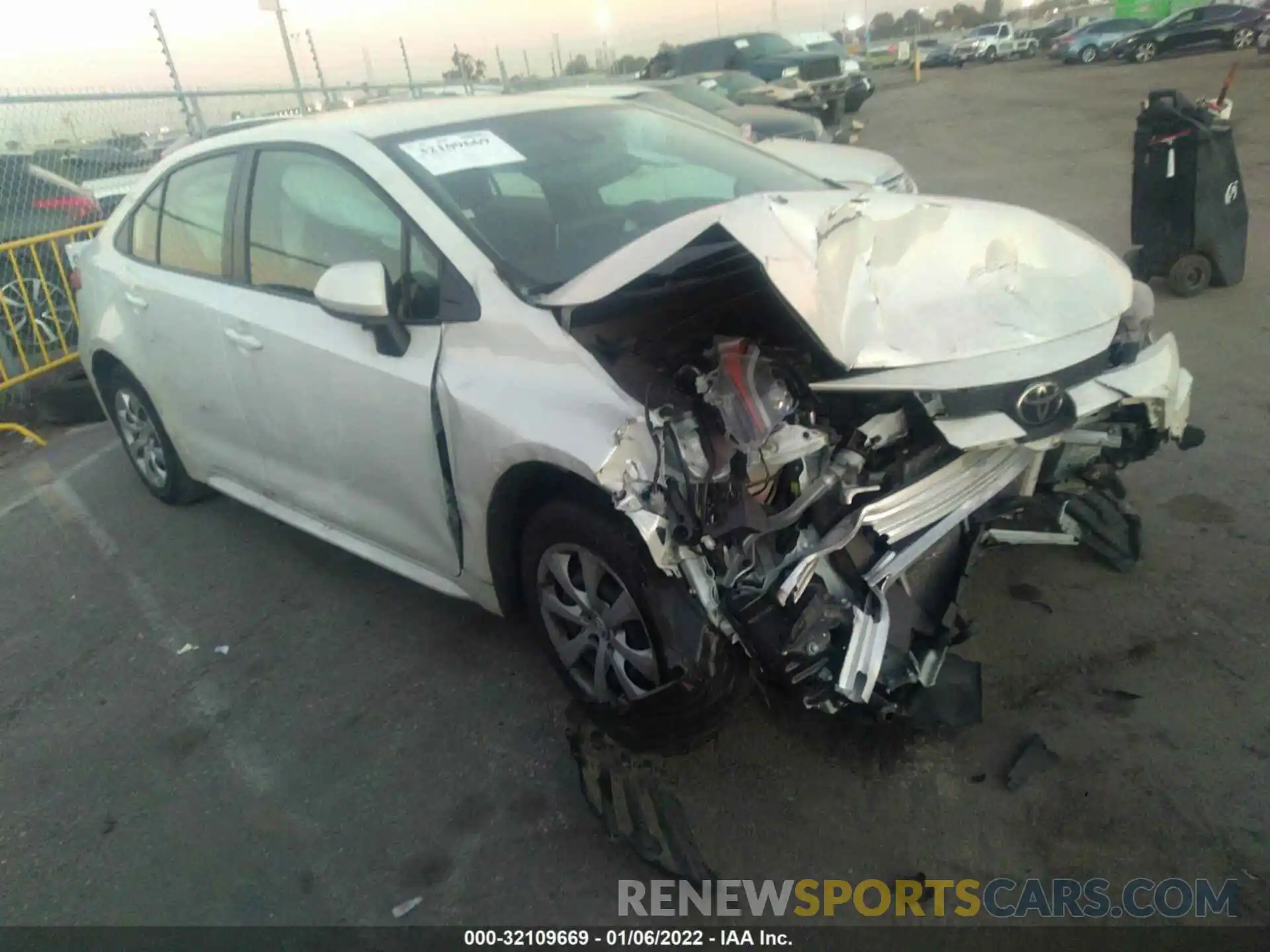 1 Photograph of a damaged car JTDEPRAE8LJ040700 TOYOTA COROLLA 2020