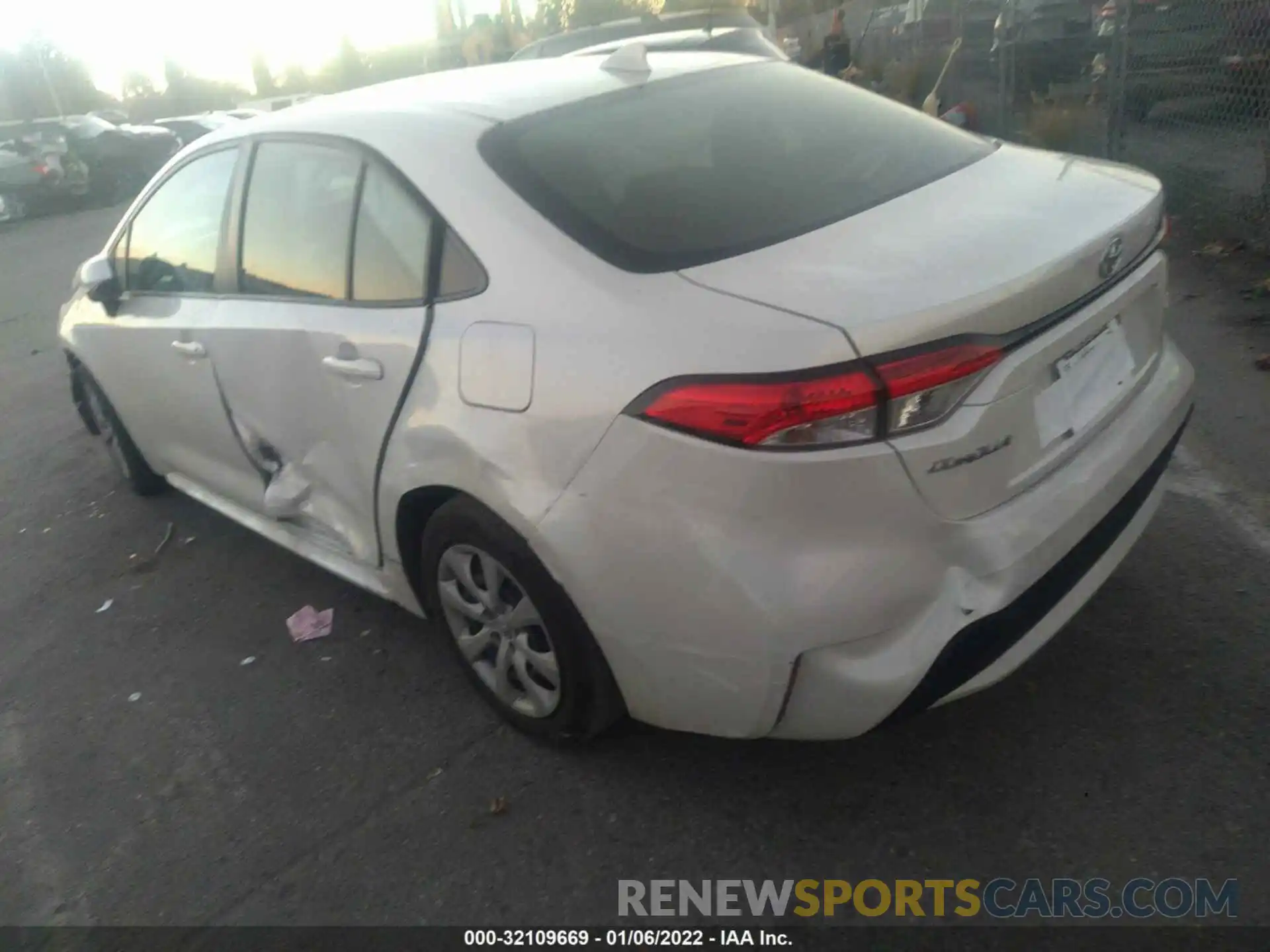 3 Photograph of a damaged car JTDEPRAE8LJ040700 TOYOTA COROLLA 2020