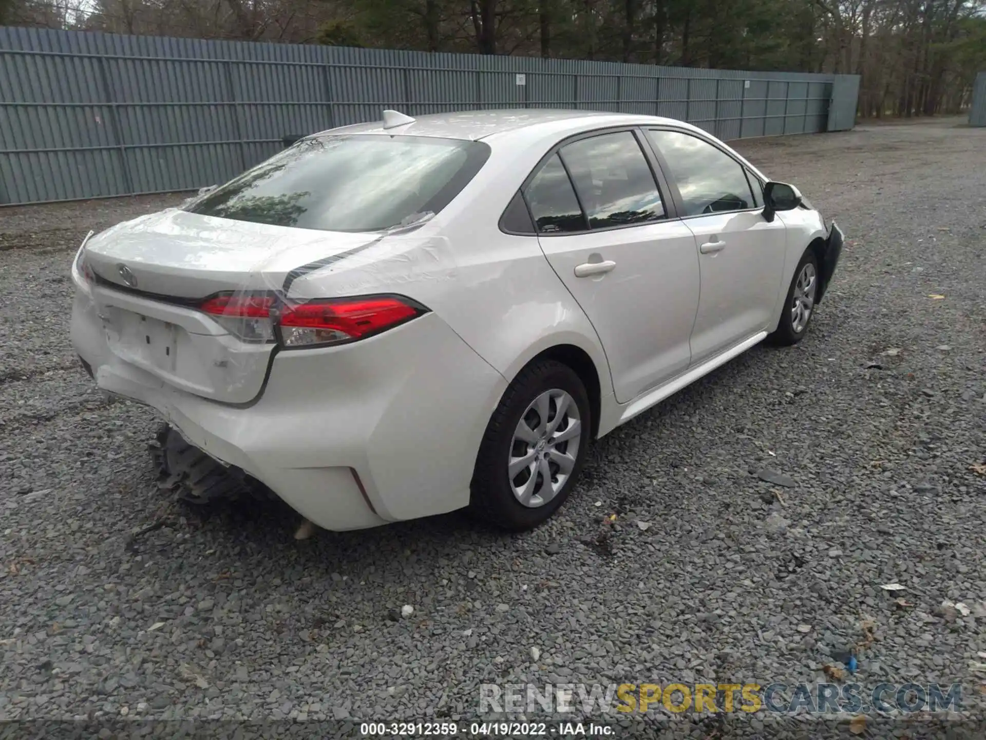 4 Photograph of a damaged car JTDEPRAE8LJ041927 TOYOTA COROLLA 2020