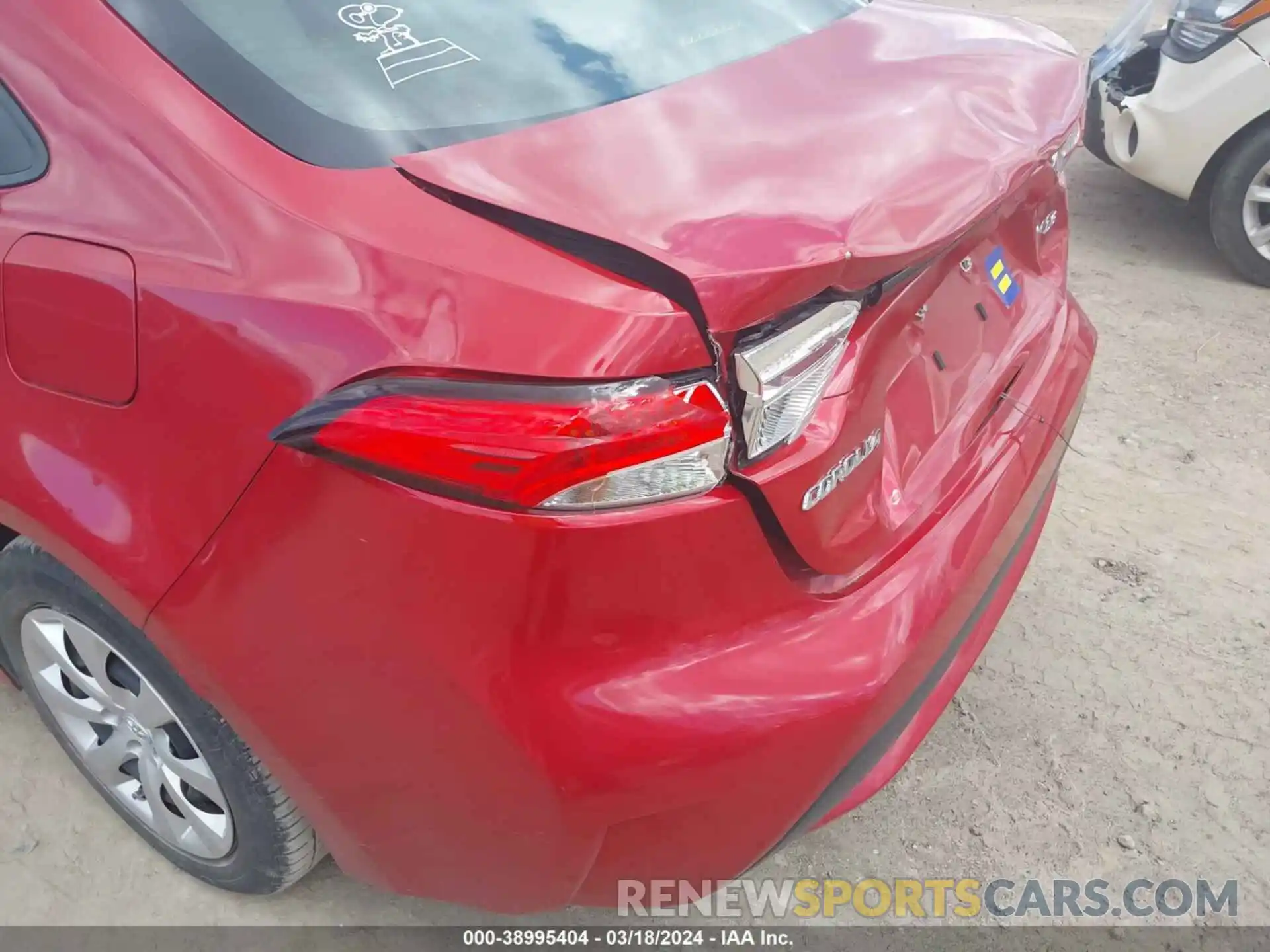 18 Photograph of a damaged car JTDEPRAE8LJ042754 TOYOTA COROLLA 2020