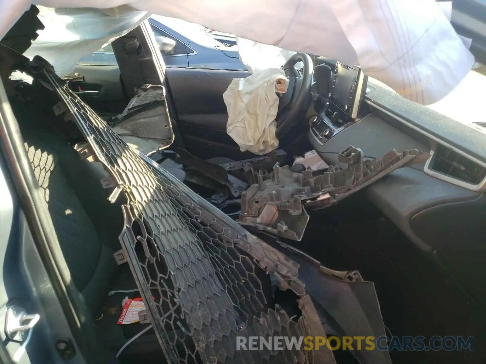 5 Photograph of a damaged car JTDEPRAE8LJ043824 TOYOTA COROLLA 2020