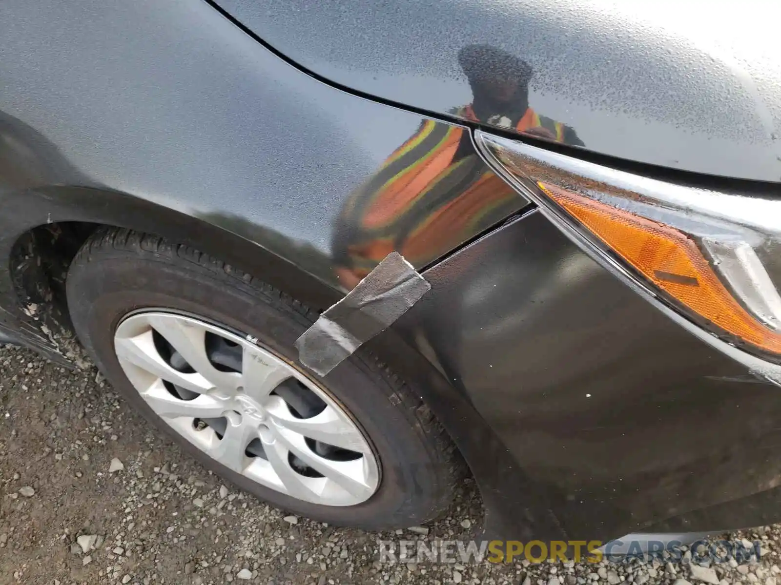 9 Photograph of a damaged car JTDEPRAE8LJ044004 TOYOTA COROLLA 2020