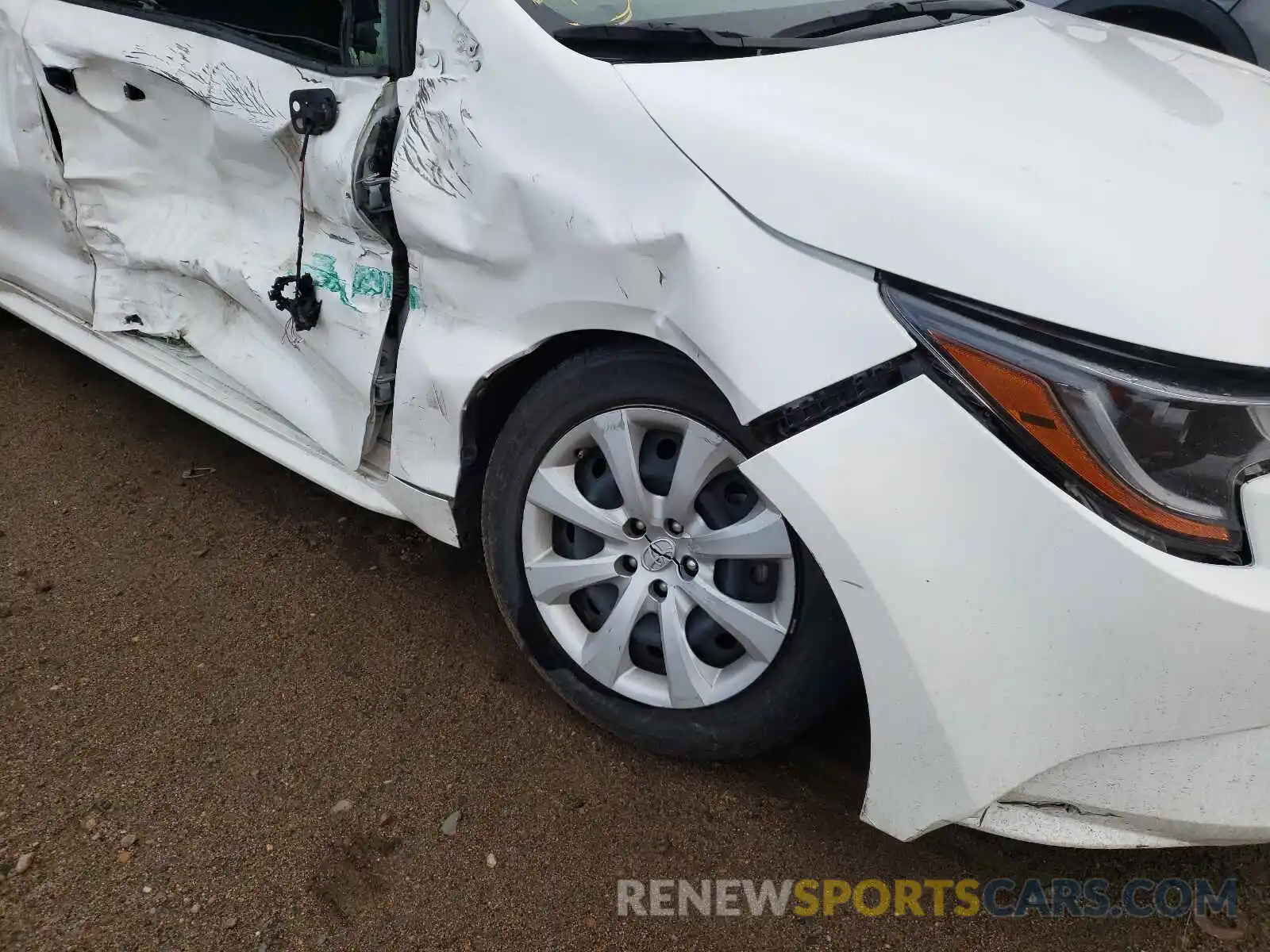 9 Photograph of a damaged car JTDEPRAE8LJ044066 TOYOTA COROLLA 2020