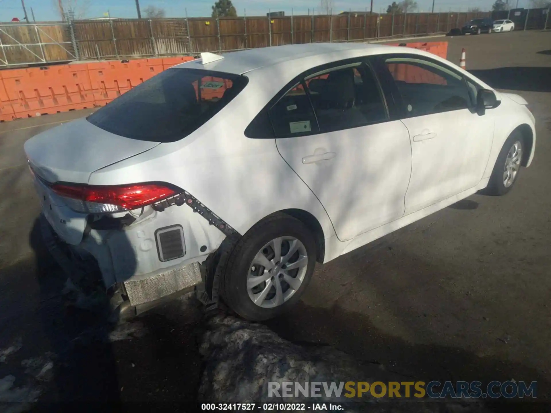 4 Photograph of a damaged car JTDEPRAE8LJ044116 TOYOTA COROLLA 2020