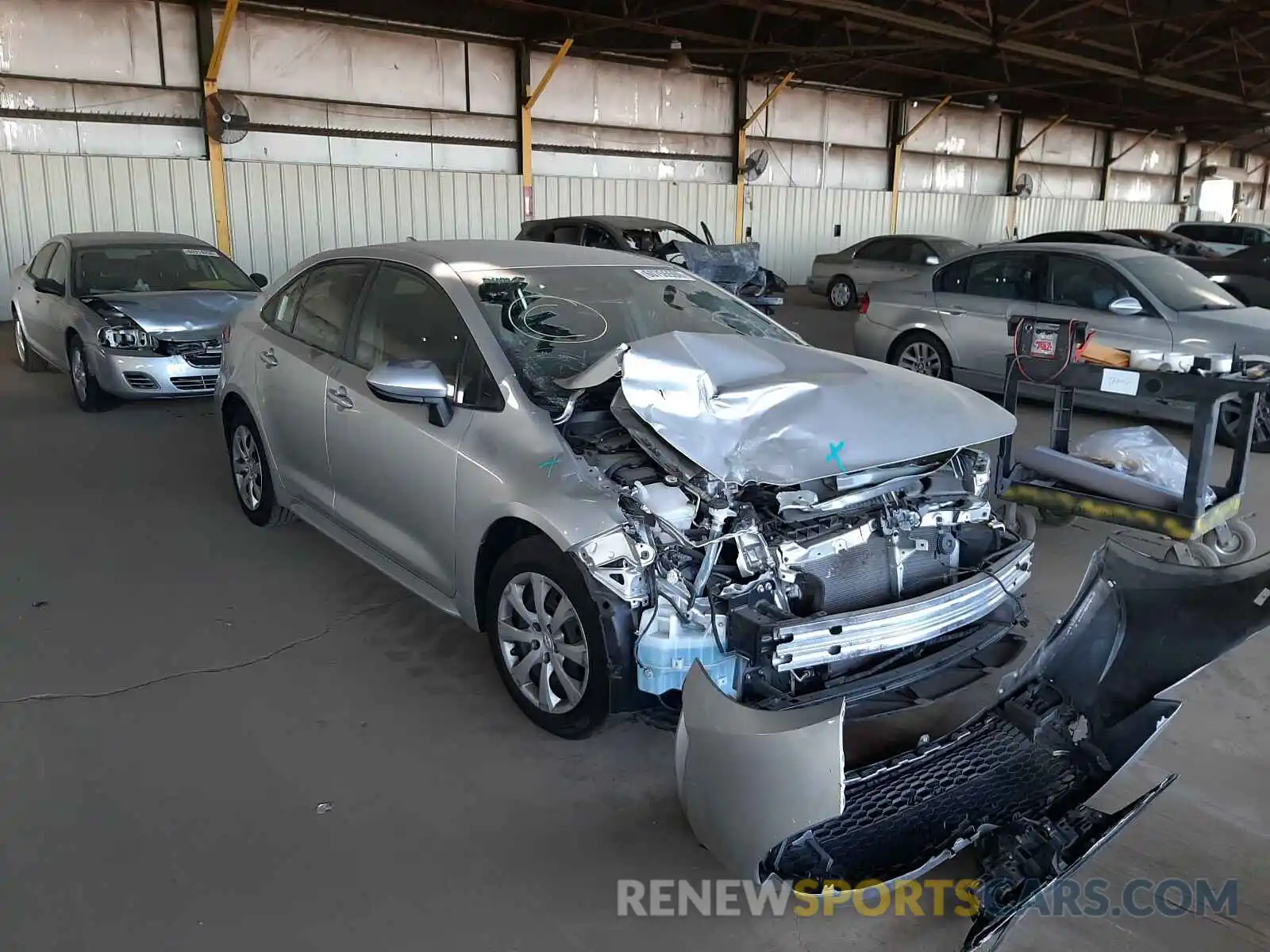 1 Photograph of a damaged car JTDEPRAE8LJ044441 TOYOTA COROLLA 2020