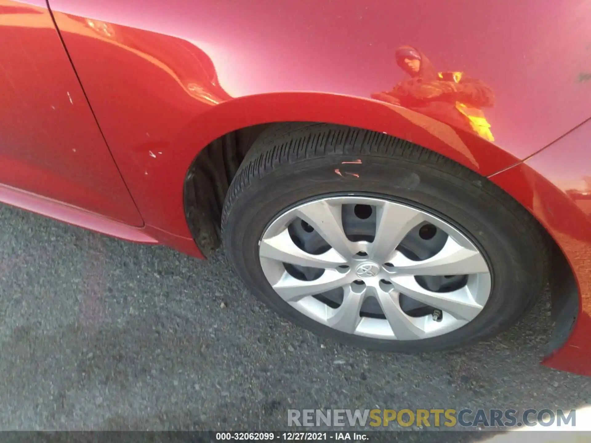 13 Photograph of a damaged car JTDEPRAE8LJ045797 TOYOTA COROLLA 2020