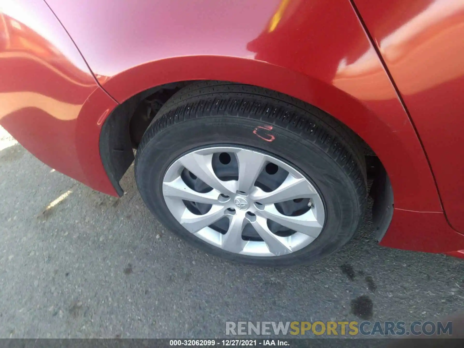 14 Photograph of a damaged car JTDEPRAE8LJ045797 TOYOTA COROLLA 2020