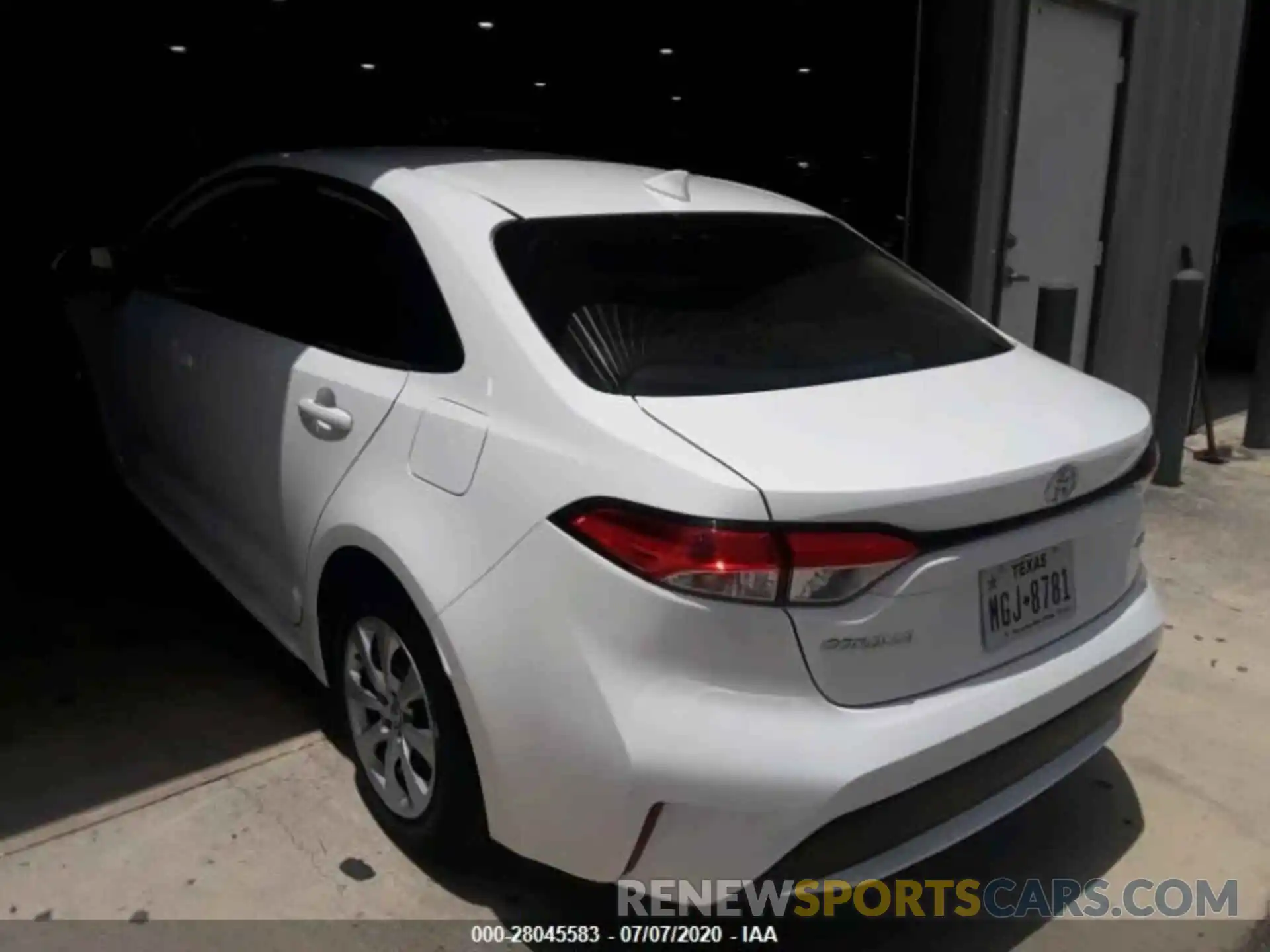 4 Photograph of a damaged car JTDEPRAE8LJ046402 TOYOTA COROLLA 2020