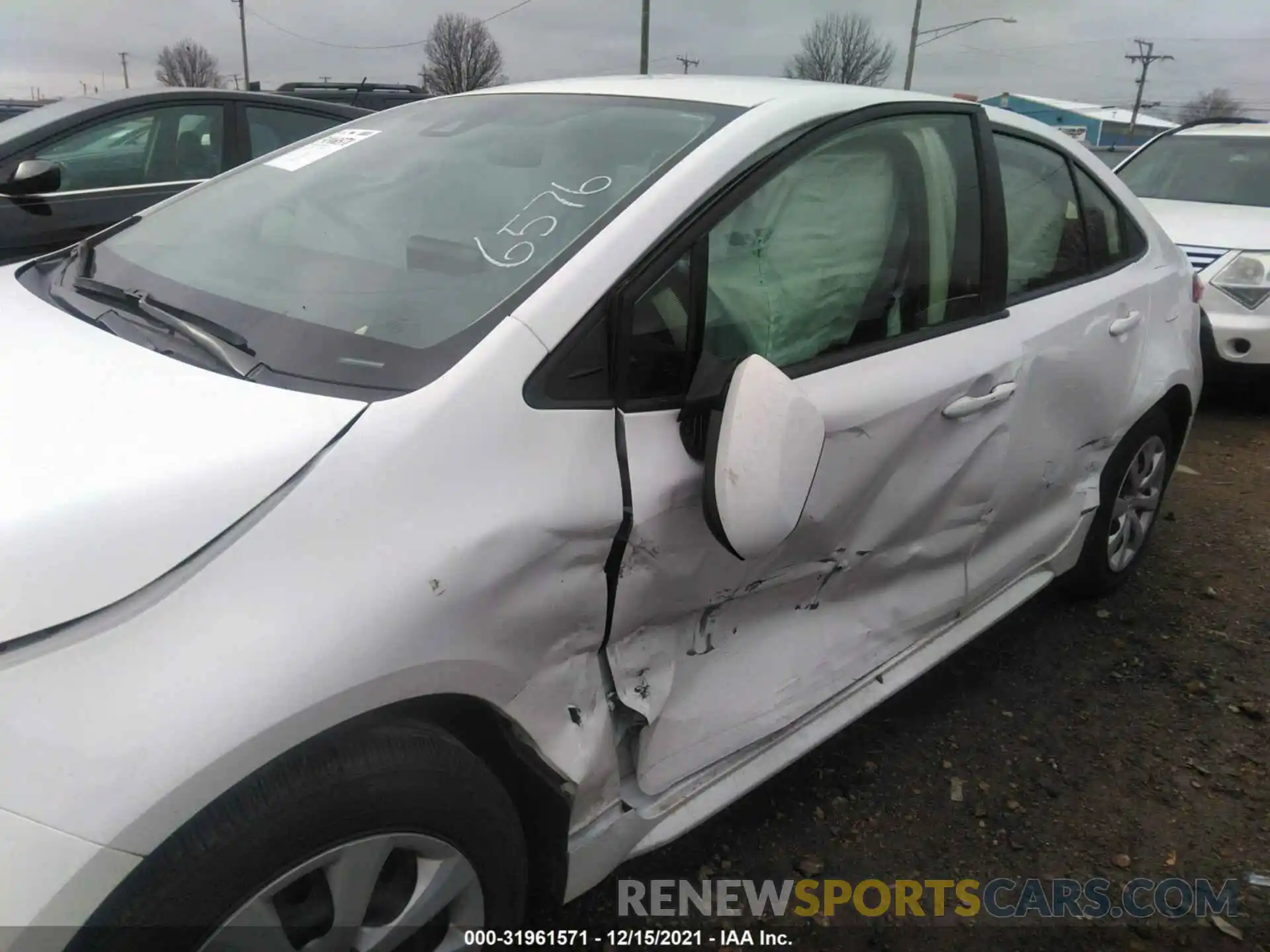 6 Photograph of a damaged car JTDEPRAE8LJ046576 TOYOTA COROLLA 2020