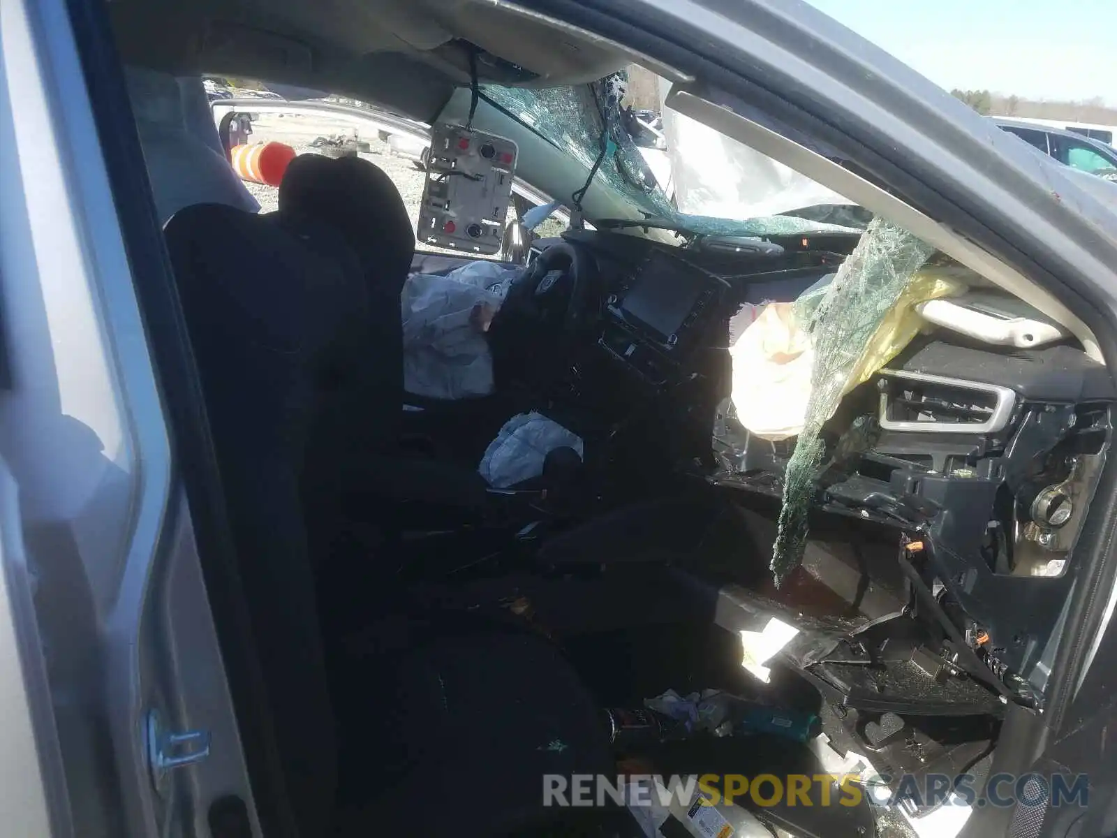 5 Photograph of a damaged car JTDEPRAE8LJ049428 TOYOTA COROLLA 2020