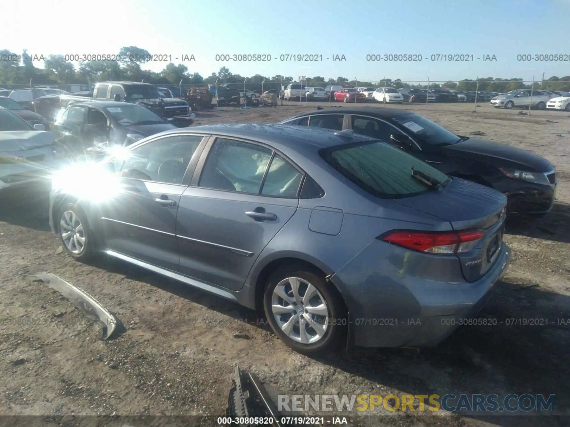 3 Photograph of a damaged car JTDEPRAE8LJ049915 TOYOTA COROLLA 2020