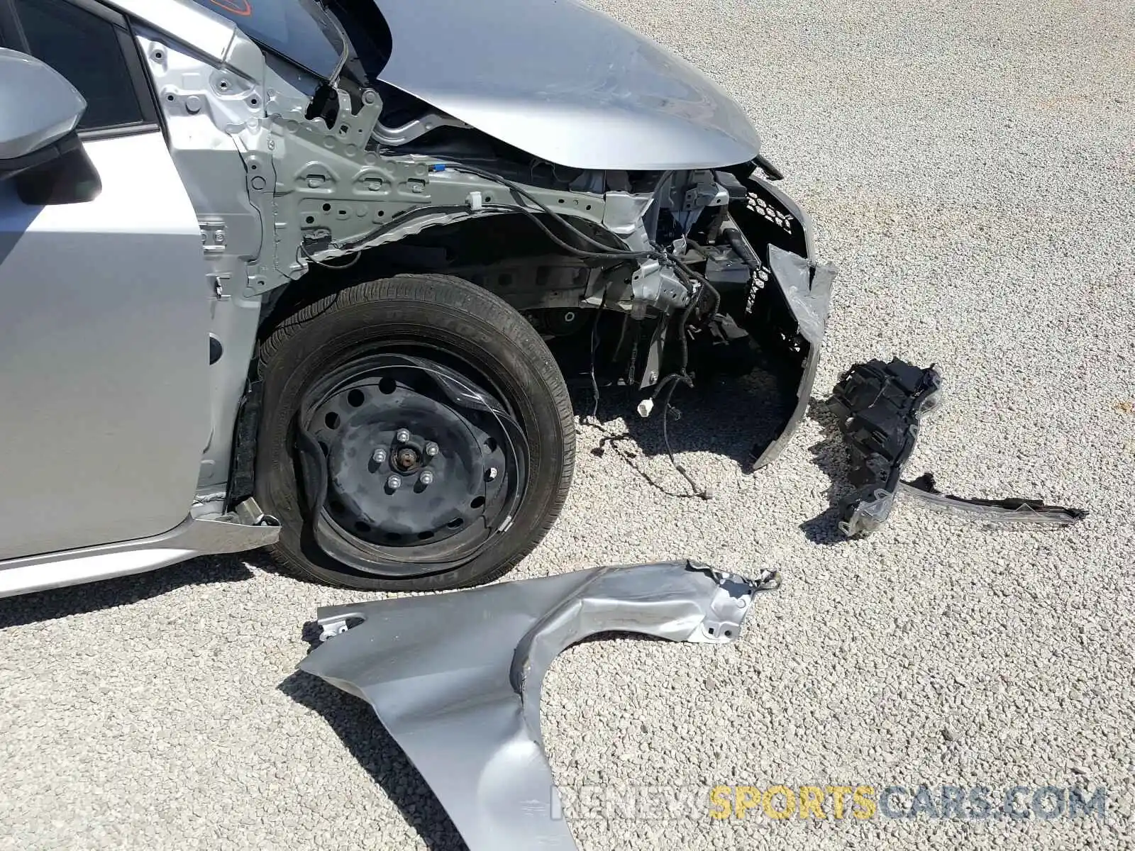 9 Photograph of a damaged car JTDEPRAE8LJ050014 TOYOTA COROLLA 2020