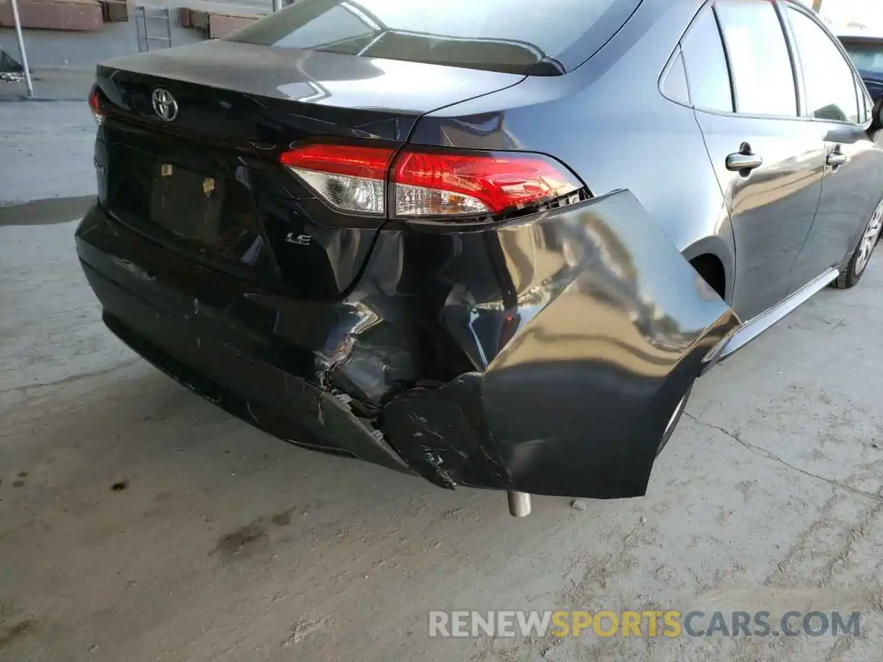 9 Photograph of a damaged car JTDEPRAE8LJ051972 TOYOTA COROLLA 2020