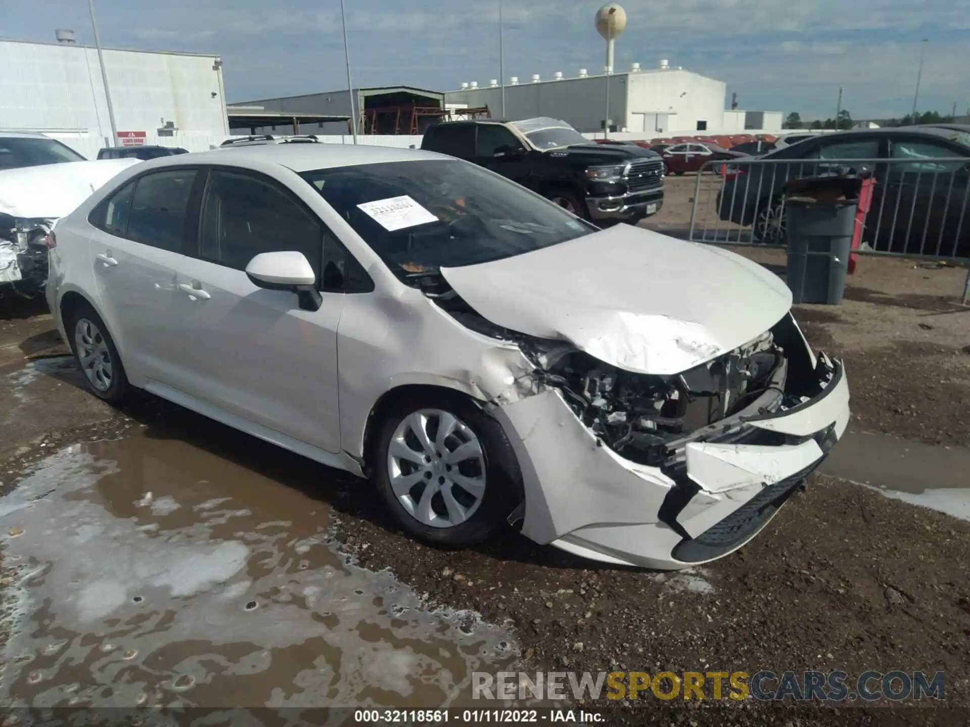 1 Photograph of a damaged car JTDEPRAE8LJ056489 TOYOTA COROLLA 2020