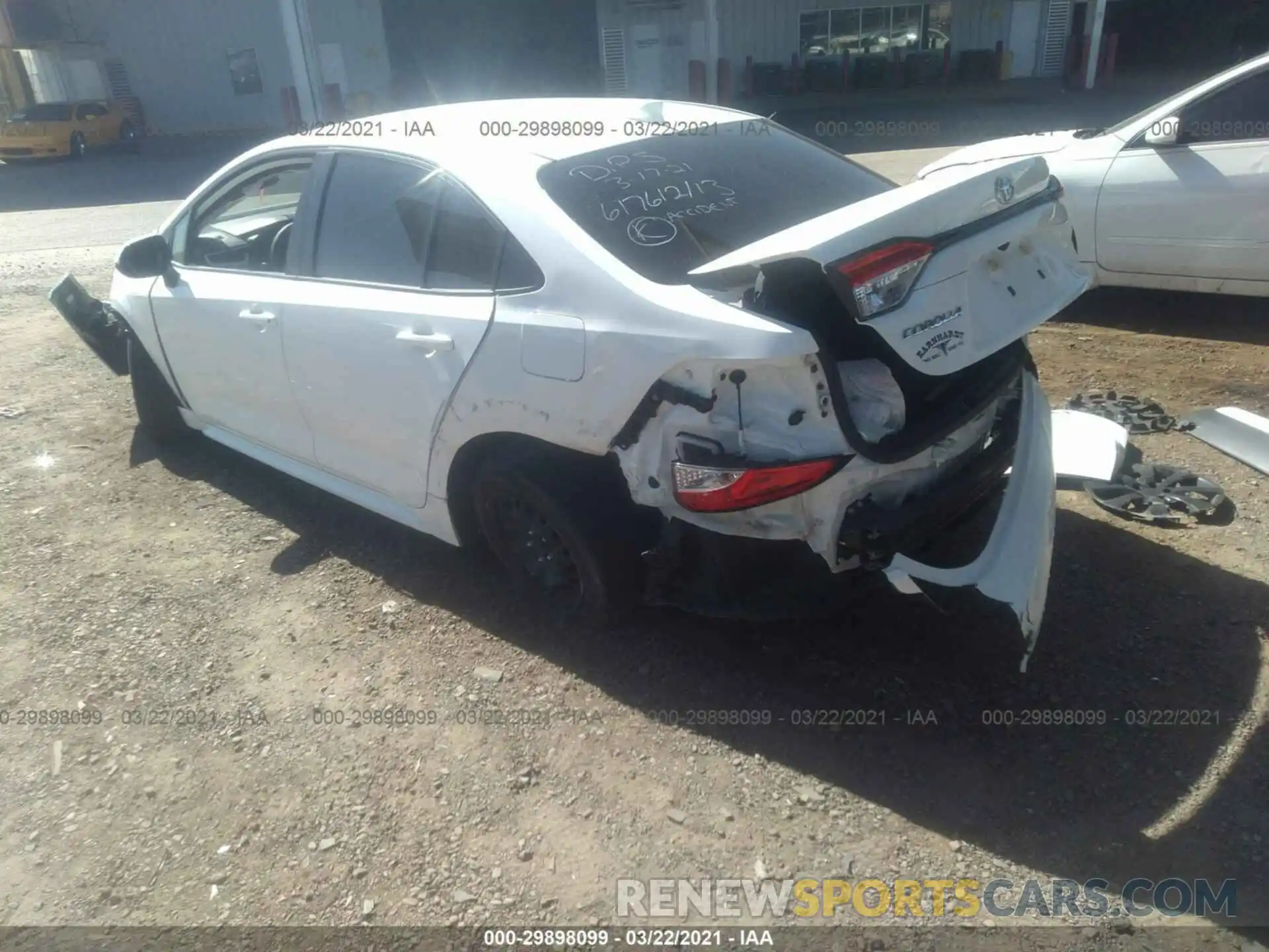 3 Фотография поврежденного автомобиля JTDEPRAE8LJ057139 TOYOTA COROLLA 2020