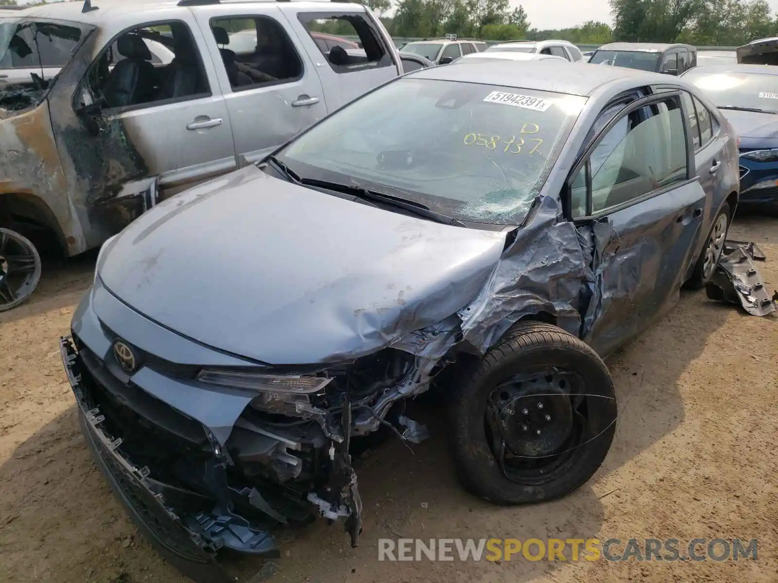 2 Photograph of a damaged car JTDEPRAE8LJ058937 TOYOTA COROLLA 2020