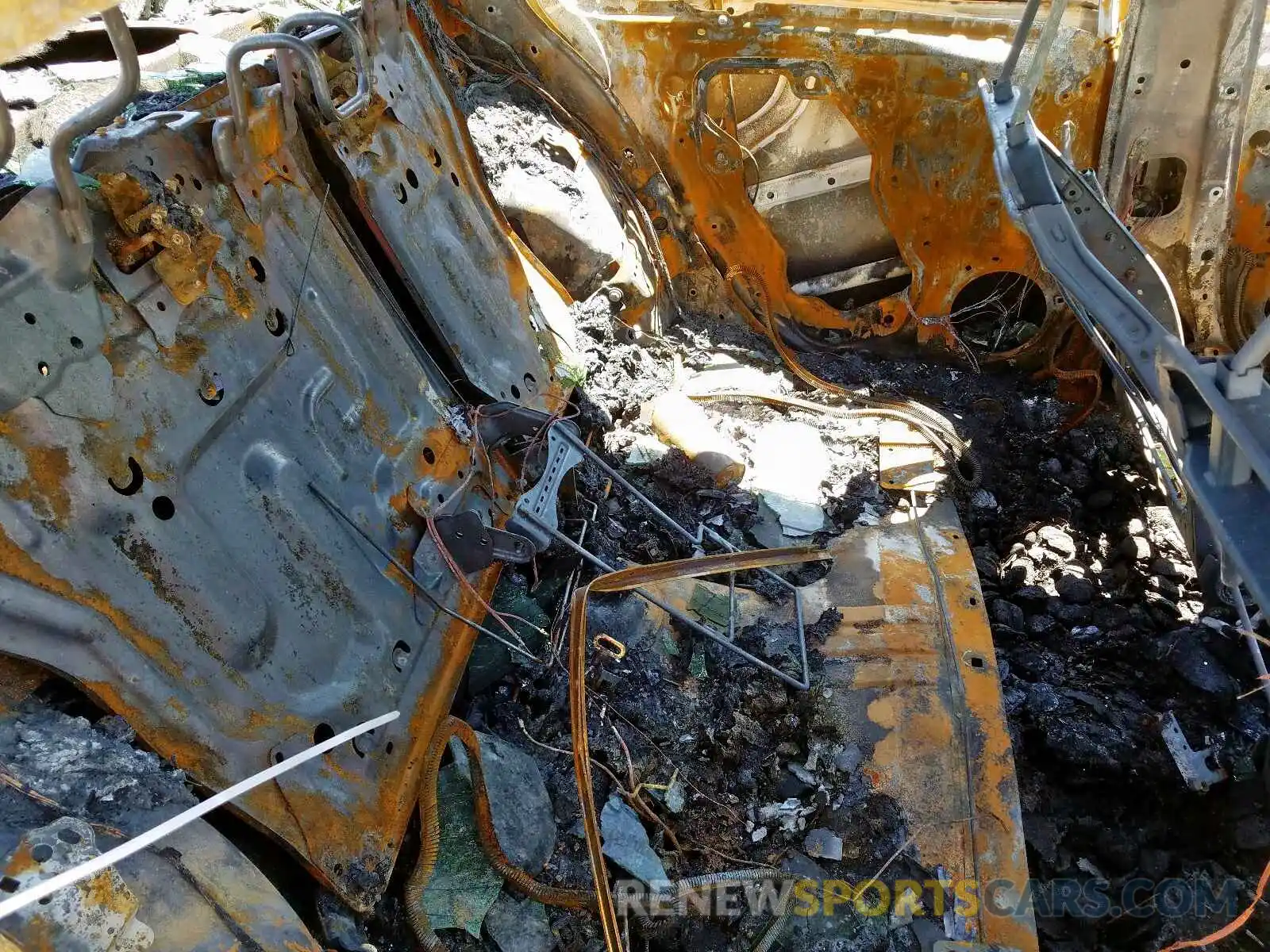 6 Photograph of a damaged car JTDEPRAE8LJ059490 TOYOTA COROLLA 2020