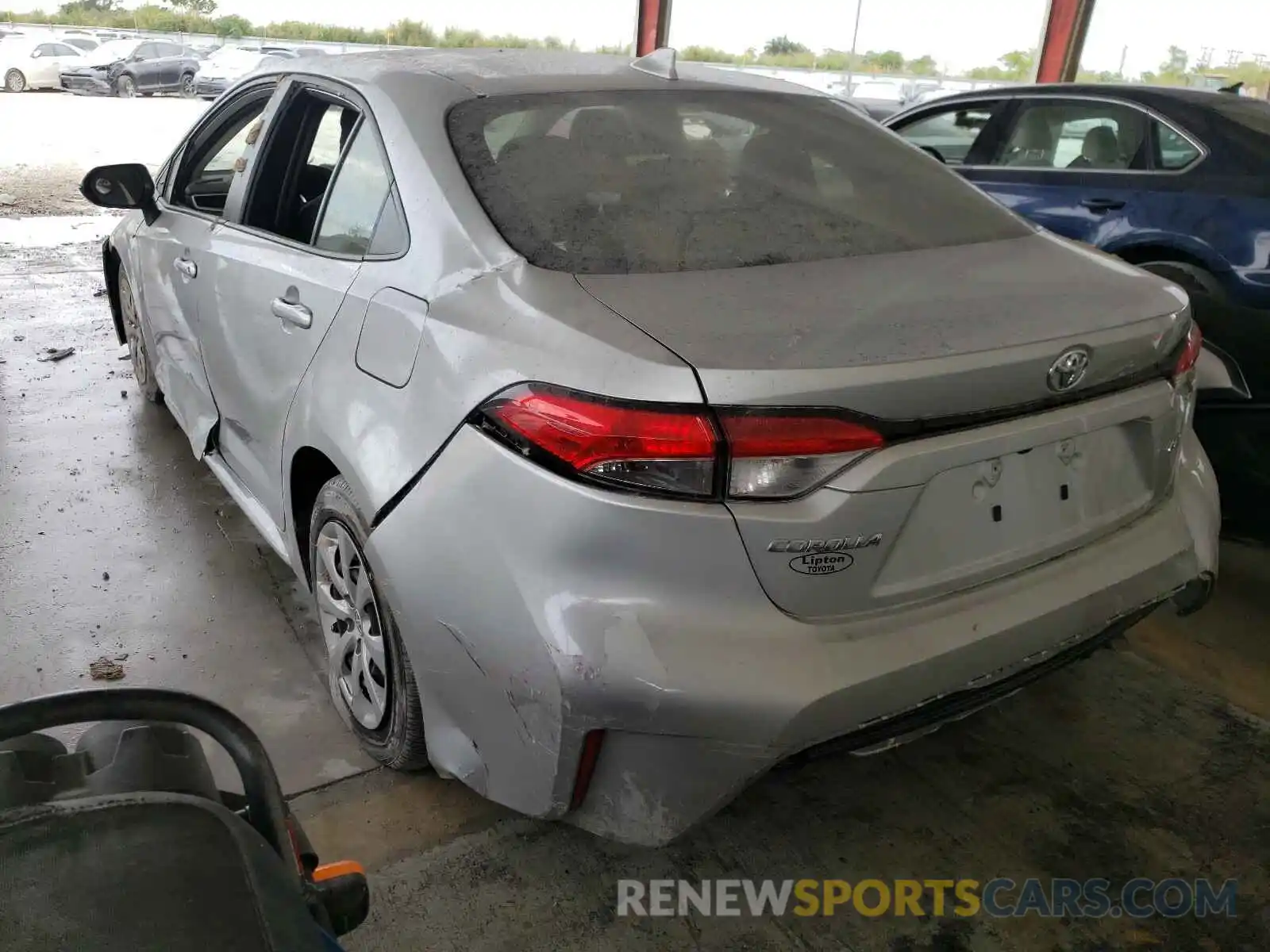 3 Photograph of a damaged car JTDEPRAE8LJ060302 TOYOTA COROLLA 2020