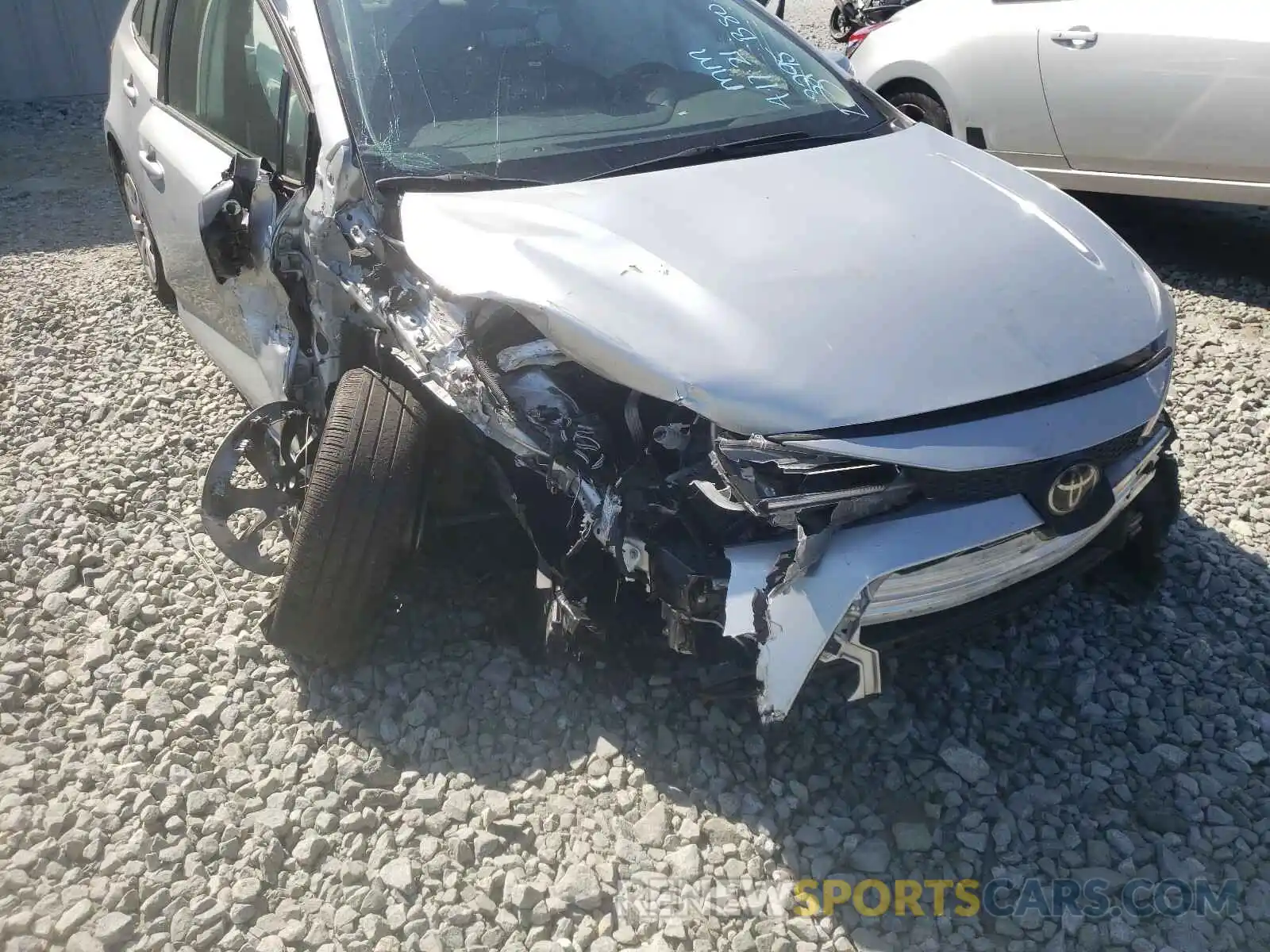 9 Photograph of a damaged car JTDEPRAE8LJ063295 TOYOTA COROLLA 2020