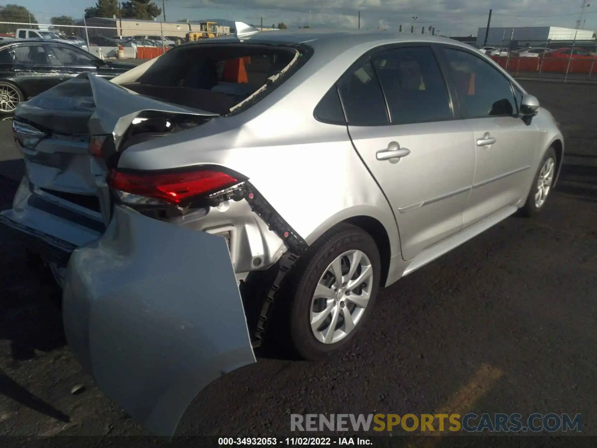 4 Photograph of a damaged car JTDEPRAE8LJ067301 TOYOTA COROLLA 2020