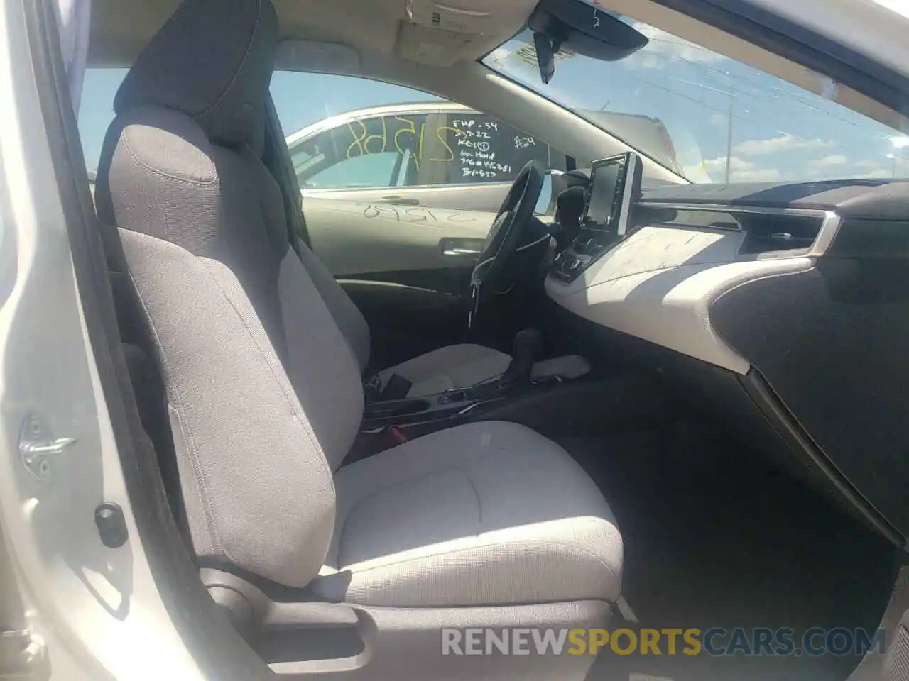 5 Photograph of a damaged car JTDEPRAE8LJ068366 TOYOTA COROLLA 2020