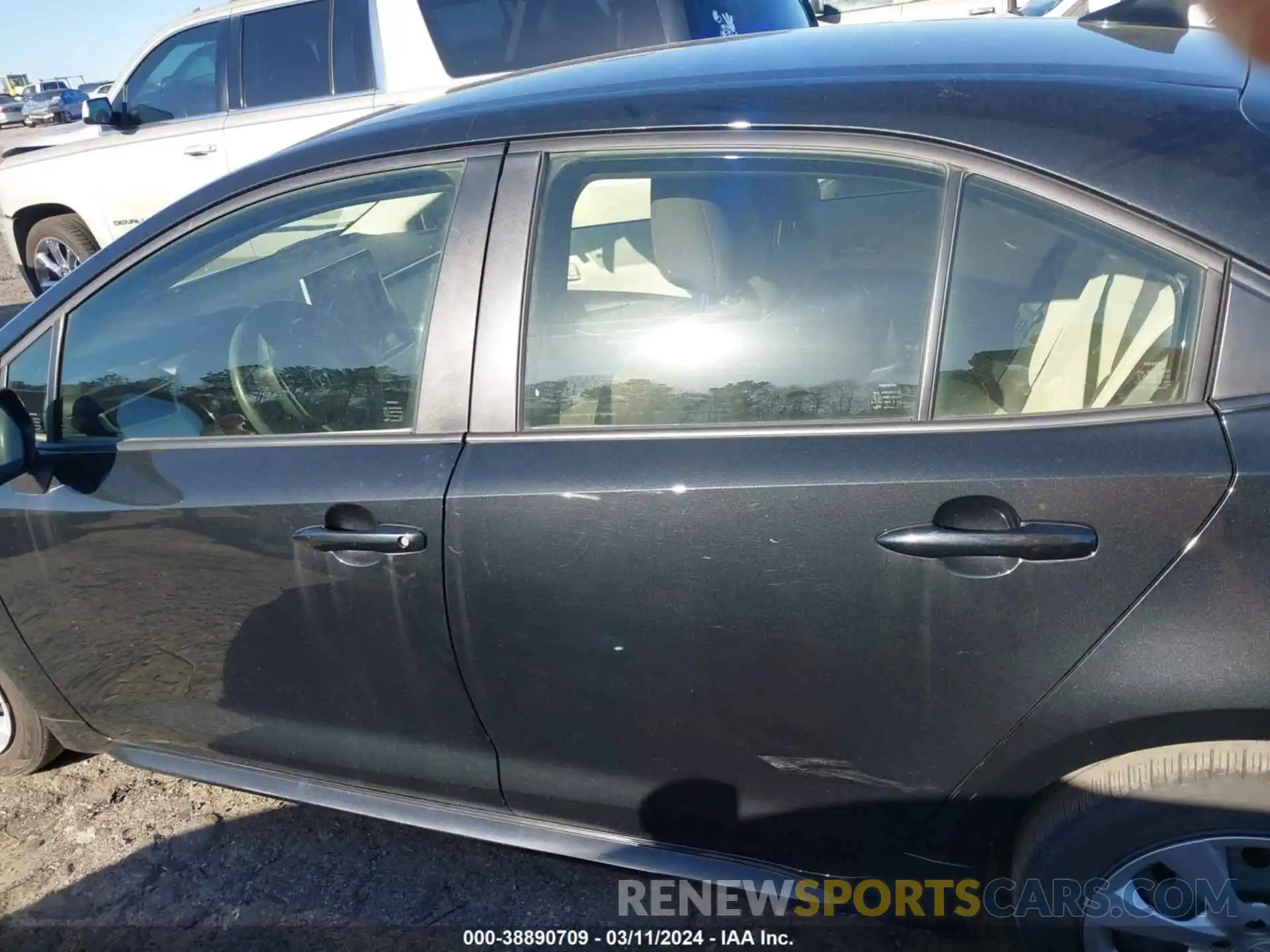 15 Photograph of a damaged car JTDEPRAE8LJ068772 TOYOTA COROLLA 2020