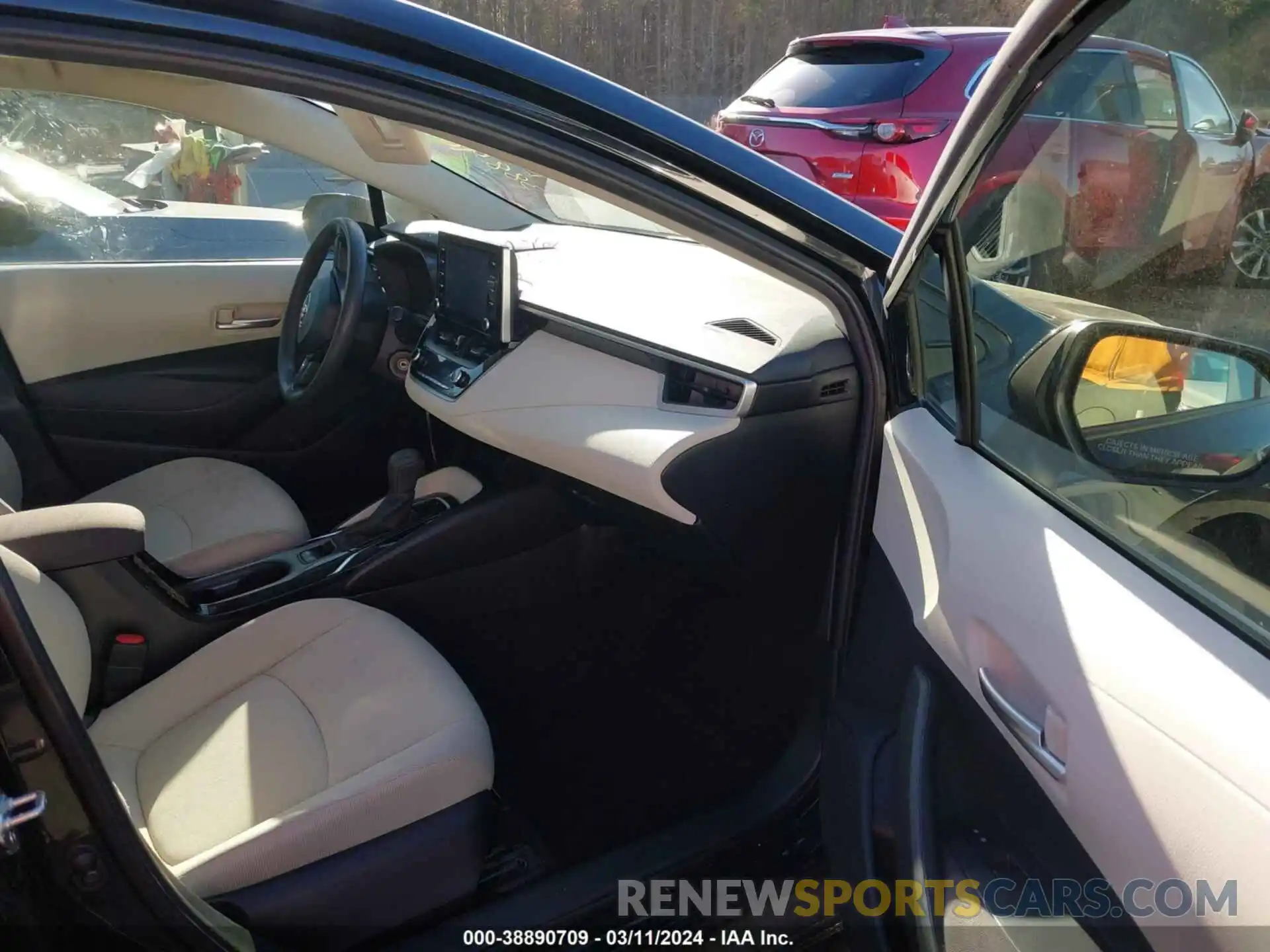 5 Photograph of a damaged car JTDEPRAE8LJ068772 TOYOTA COROLLA 2020