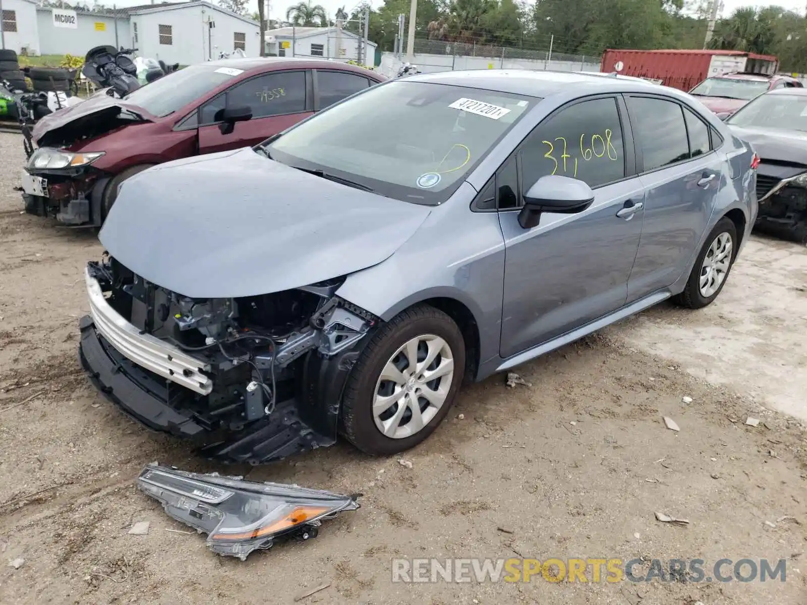 2 Photograph of a damaged car JTDEPRAE8LJ068867 TOYOTA COROLLA 2020