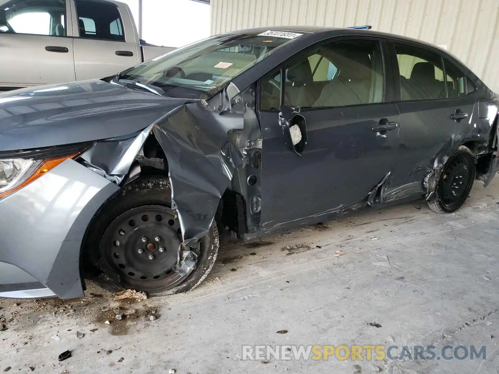 9 Photograph of a damaged car JTDEPRAE8LJ070313 TOYOTA COROLLA 2020