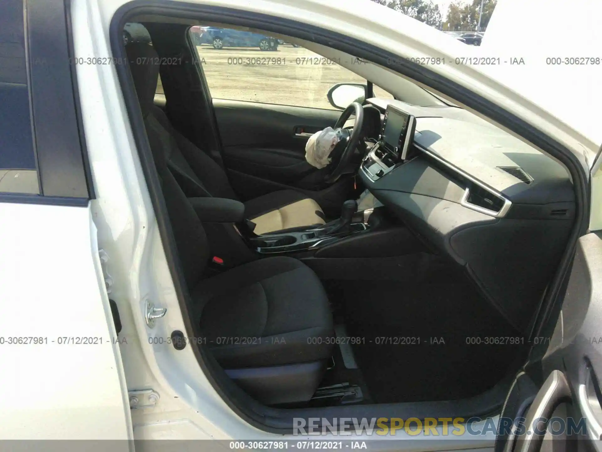 5 Photograph of a damaged car JTDEPRAE8LJ074894 TOYOTA COROLLA 2020