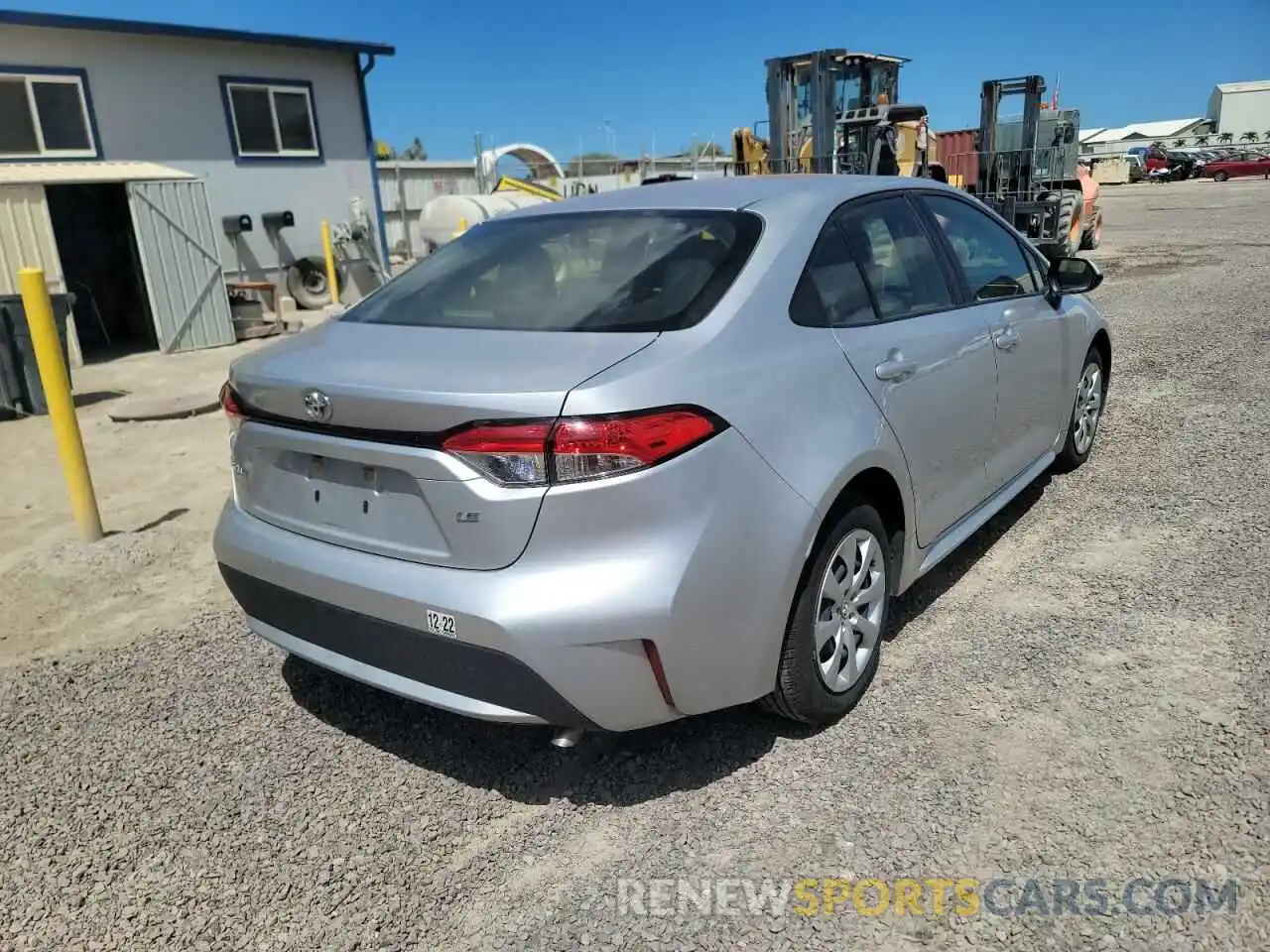 4 Photograph of a damaged car JTDEPRAE8LJ078184 TOYOTA COROLLA 2020