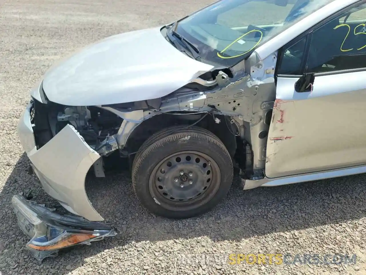 9 Photograph of a damaged car JTDEPRAE8LJ078184 TOYOTA COROLLA 2020