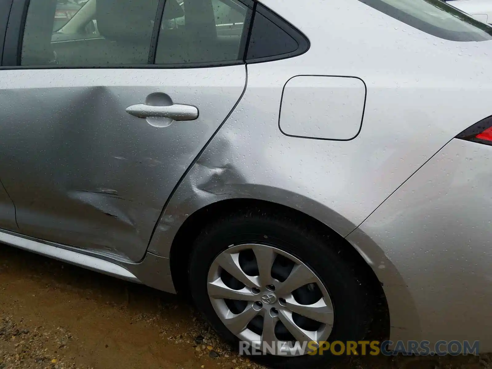 9 Photograph of a damaged car JTDEPRAE8LJ083286 TOYOTA COROLLA 2020