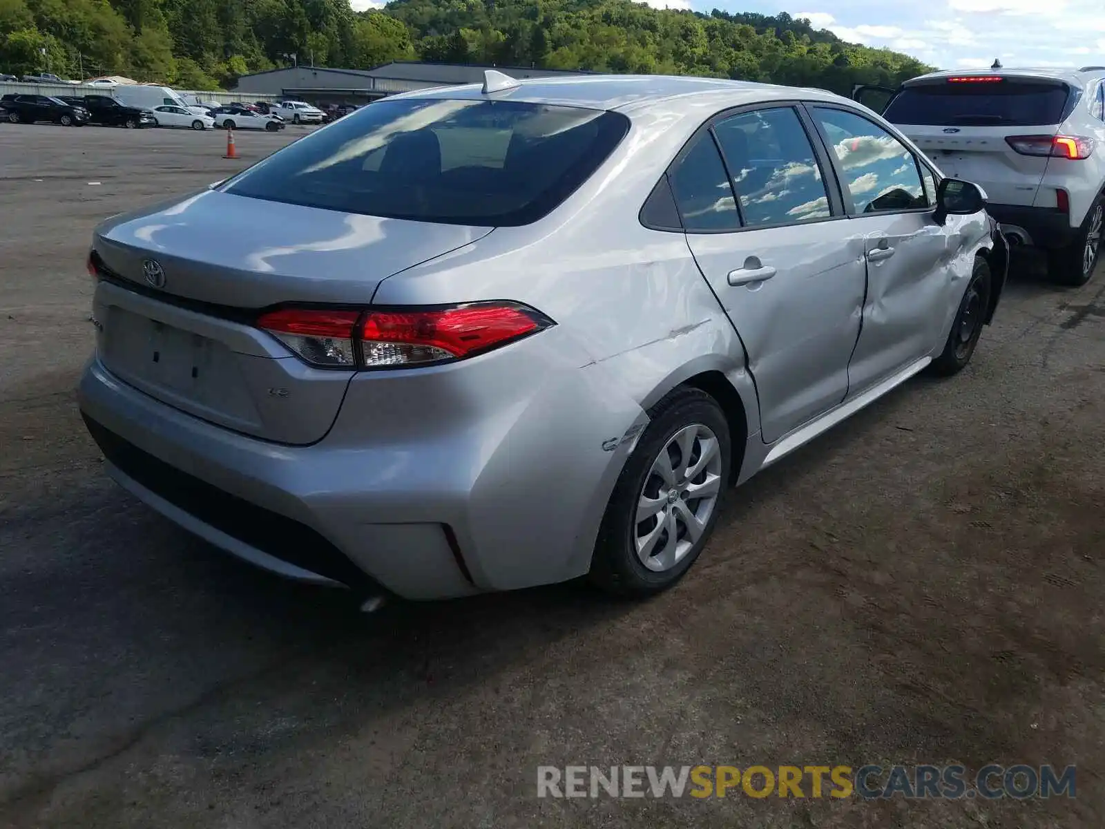 4 Photograph of a damaged car JTDEPRAE8LJ083305 TOYOTA COROLLA 2020