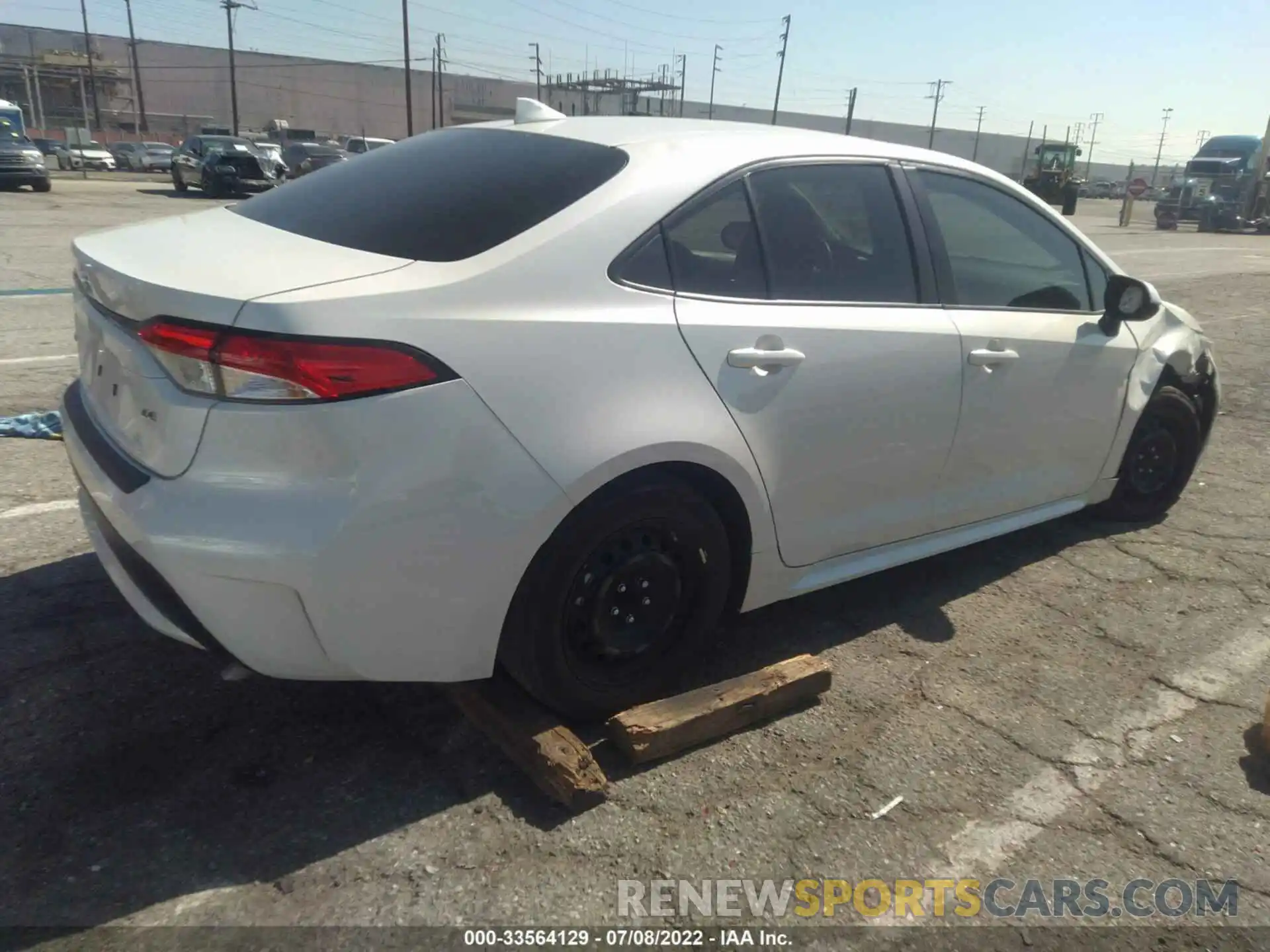 4 Photograph of a damaged car JTDEPRAE8LJ085362 TOYOTA COROLLA 2020