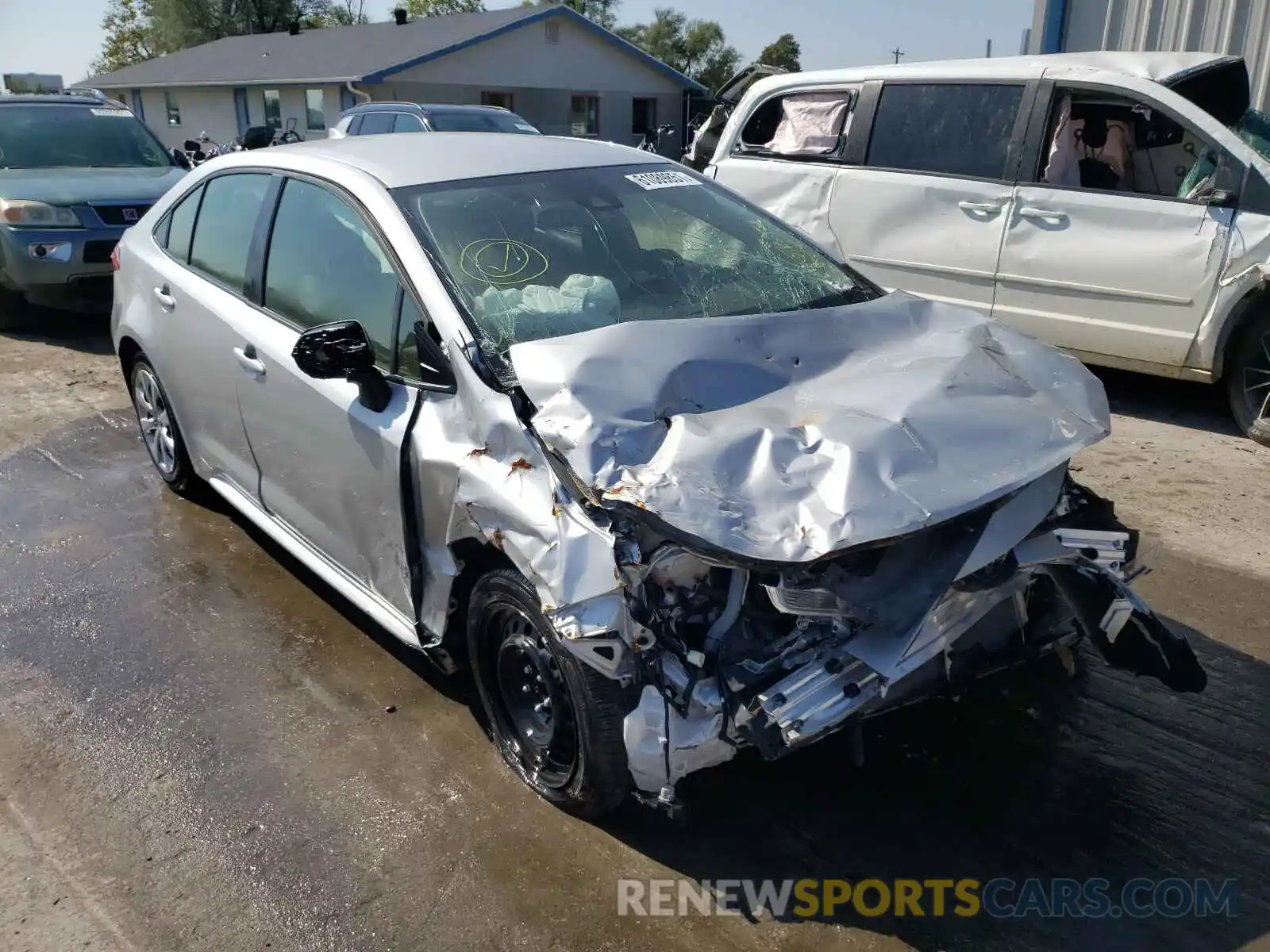 1 Photograph of a damaged car JTDEPRAE8LJ085393 TOYOTA COROLLA 2020