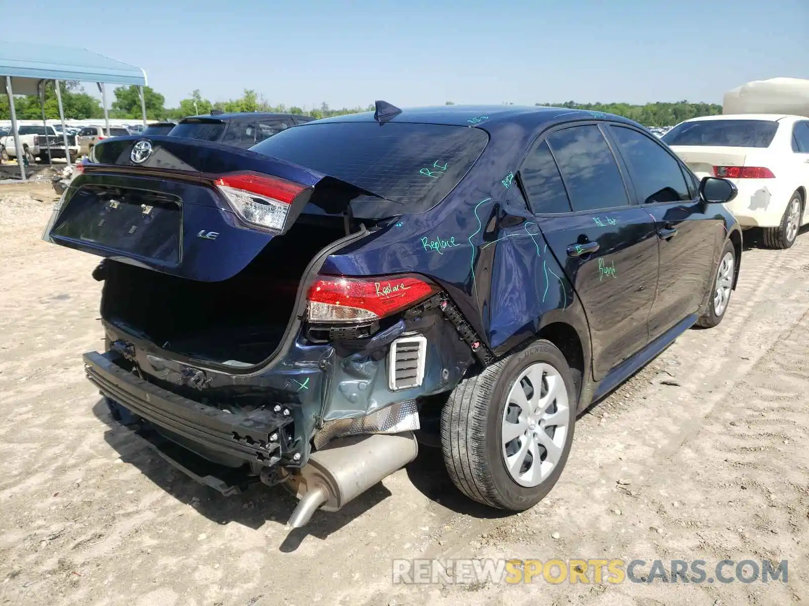 4 Photograph of a damaged car JTDEPRAE8LJ085586 TOYOTA COROLLA 2020