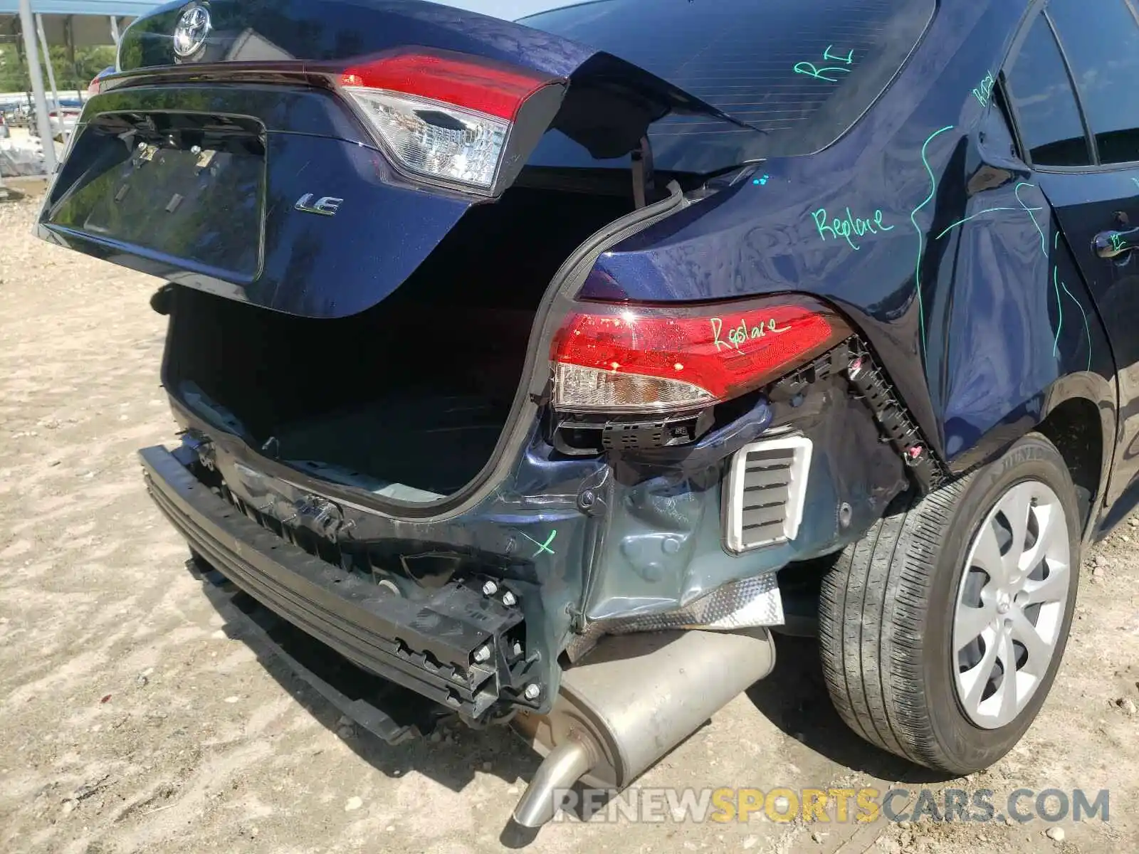 9 Photograph of a damaged car JTDEPRAE8LJ085586 TOYOTA COROLLA 2020