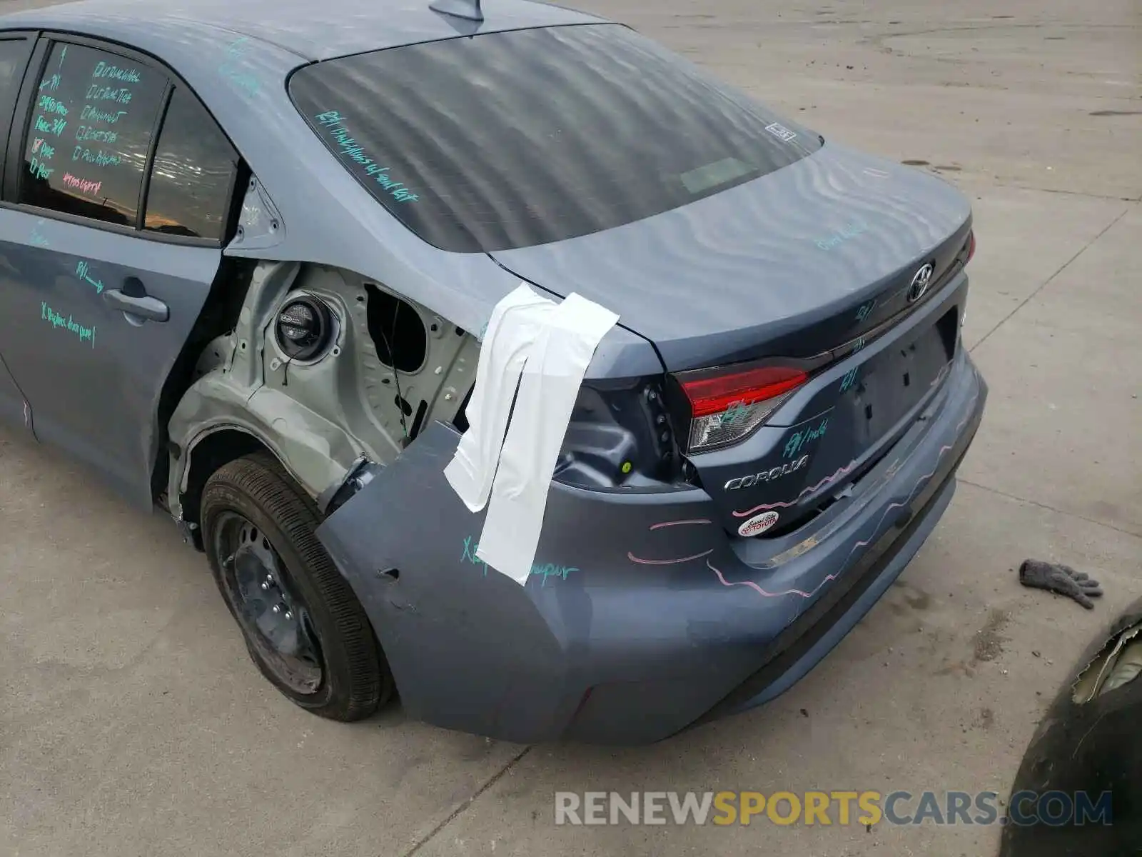 9 Photograph of a damaged car JTDEPRAE8LJ088374 TOYOTA COROLLA 2020