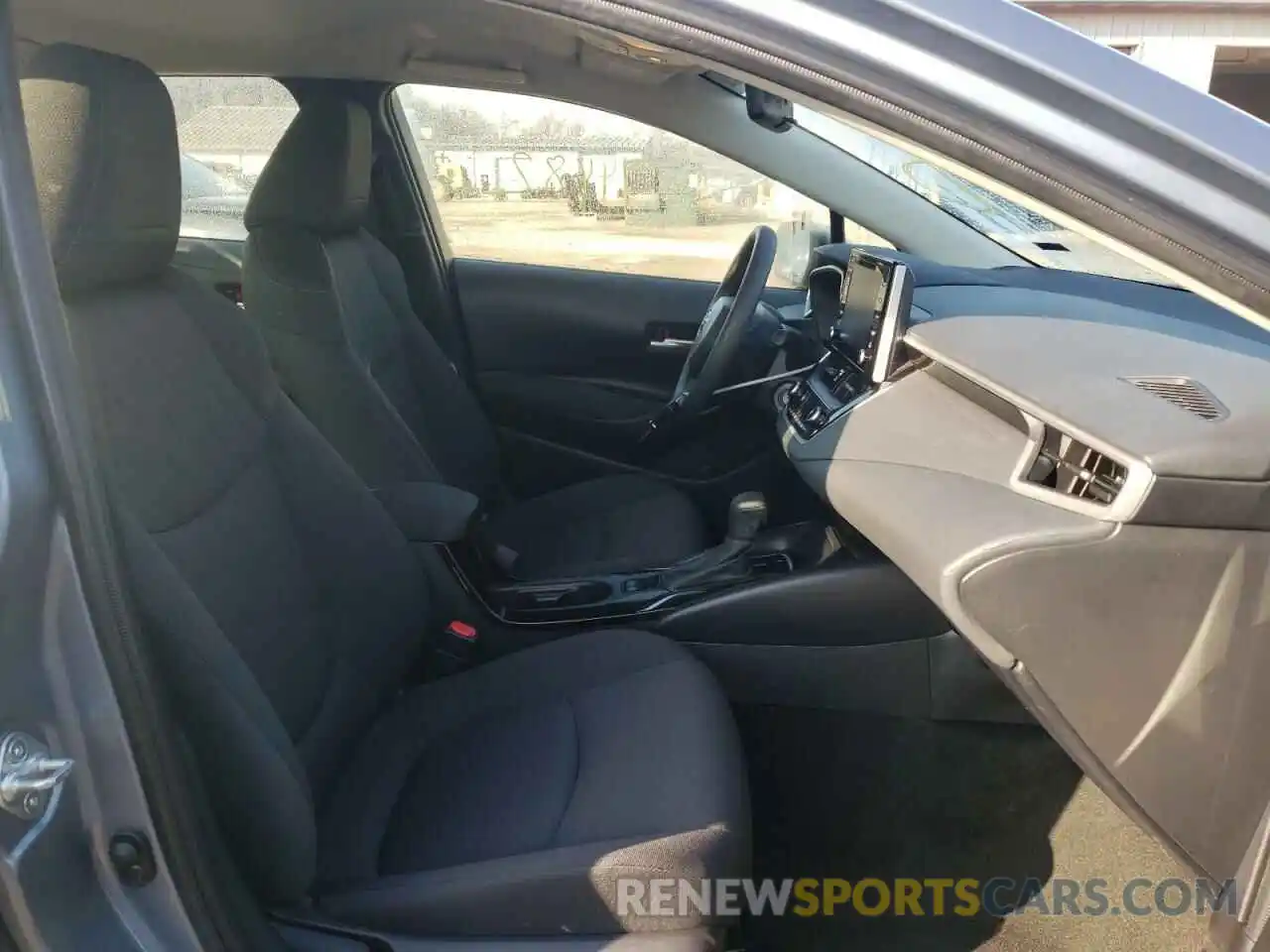 5 Photograph of a damaged car JTDEPRAE8LJ088939 TOYOTA COROLLA 2020