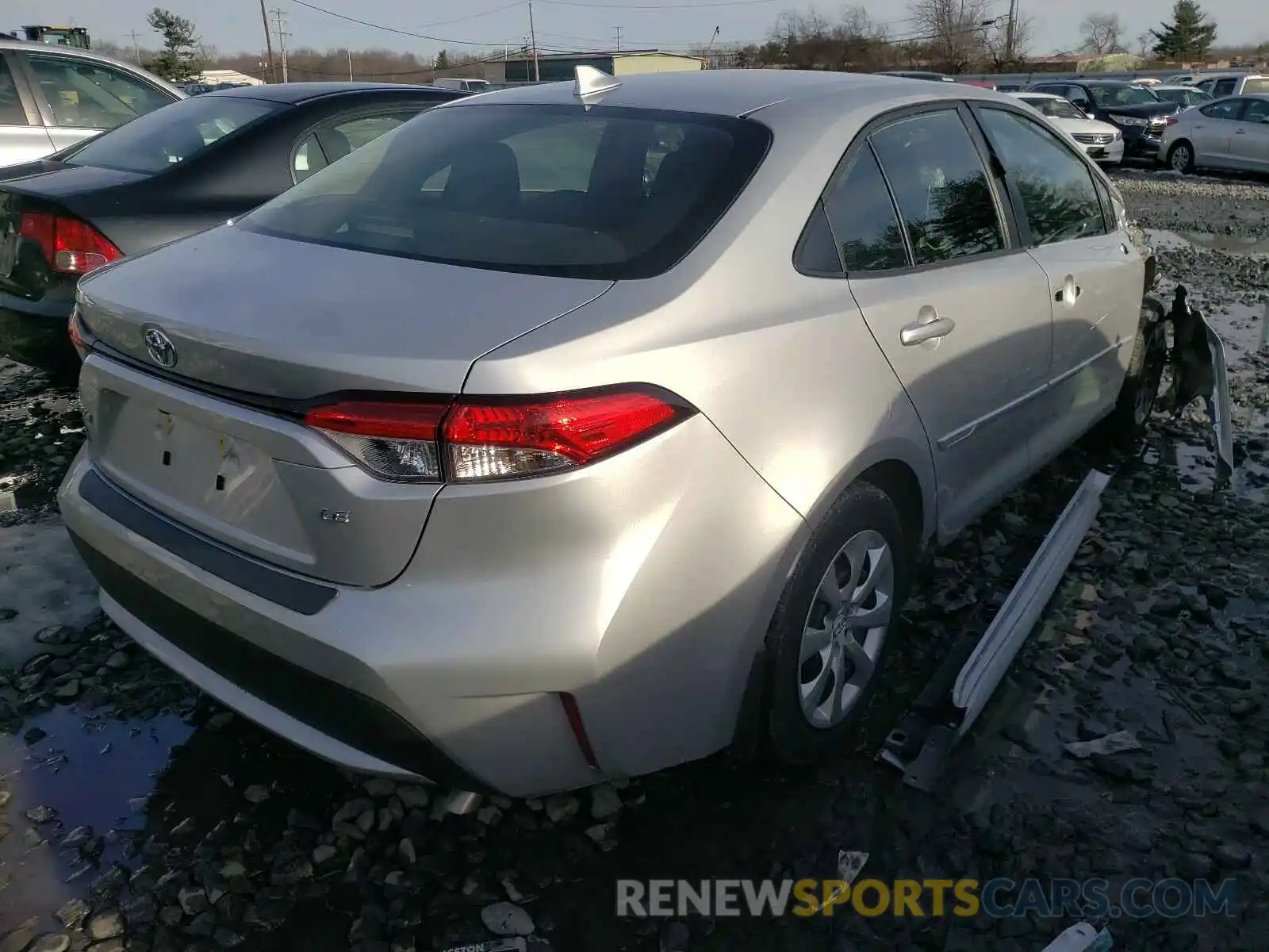 4 Photograph of a damaged car JTDEPRAE8LJ095048 TOYOTA COROLLA 2020