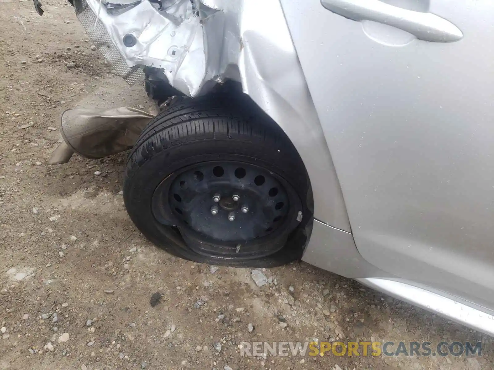 9 Photograph of a damaged car JTDEPRAE8LJ095731 TOYOTA COROLLA 2020